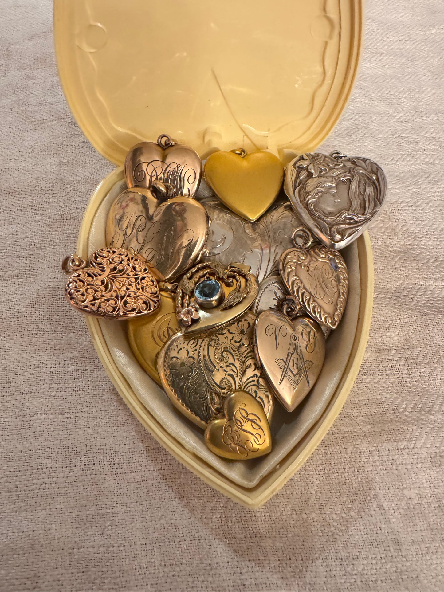 Simple Plain 10k Gold Cased Locket