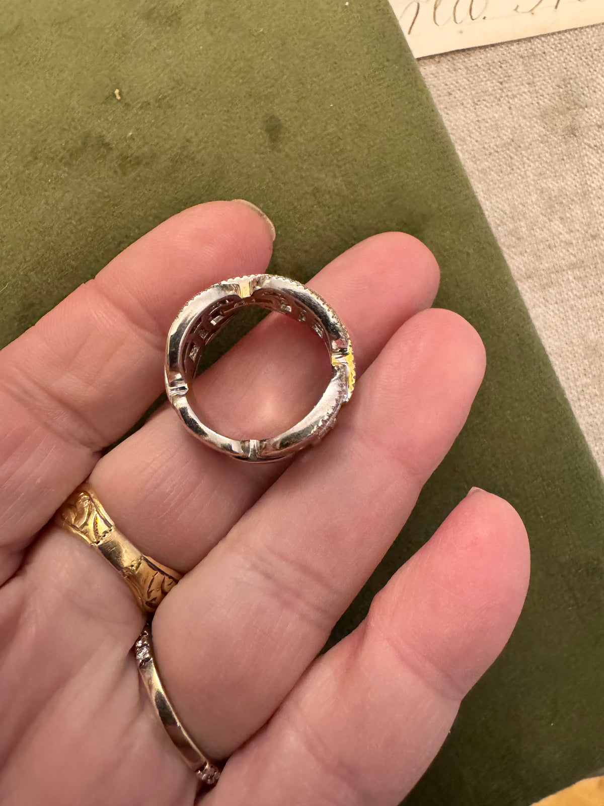Spectacular Diamond Gucci Style Ring