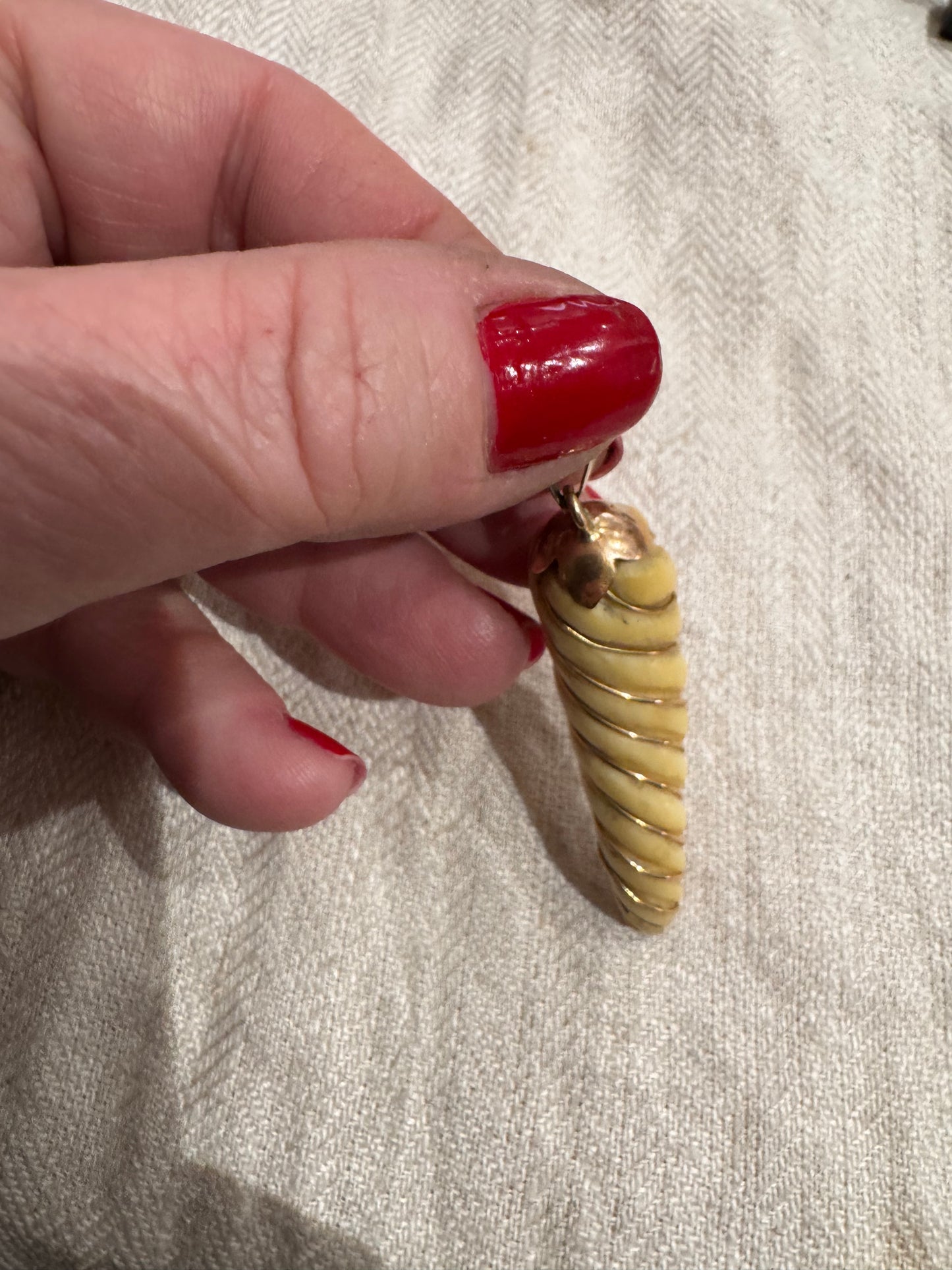 Fantastic Vintage Carved Spiral Horn with 18k Gold