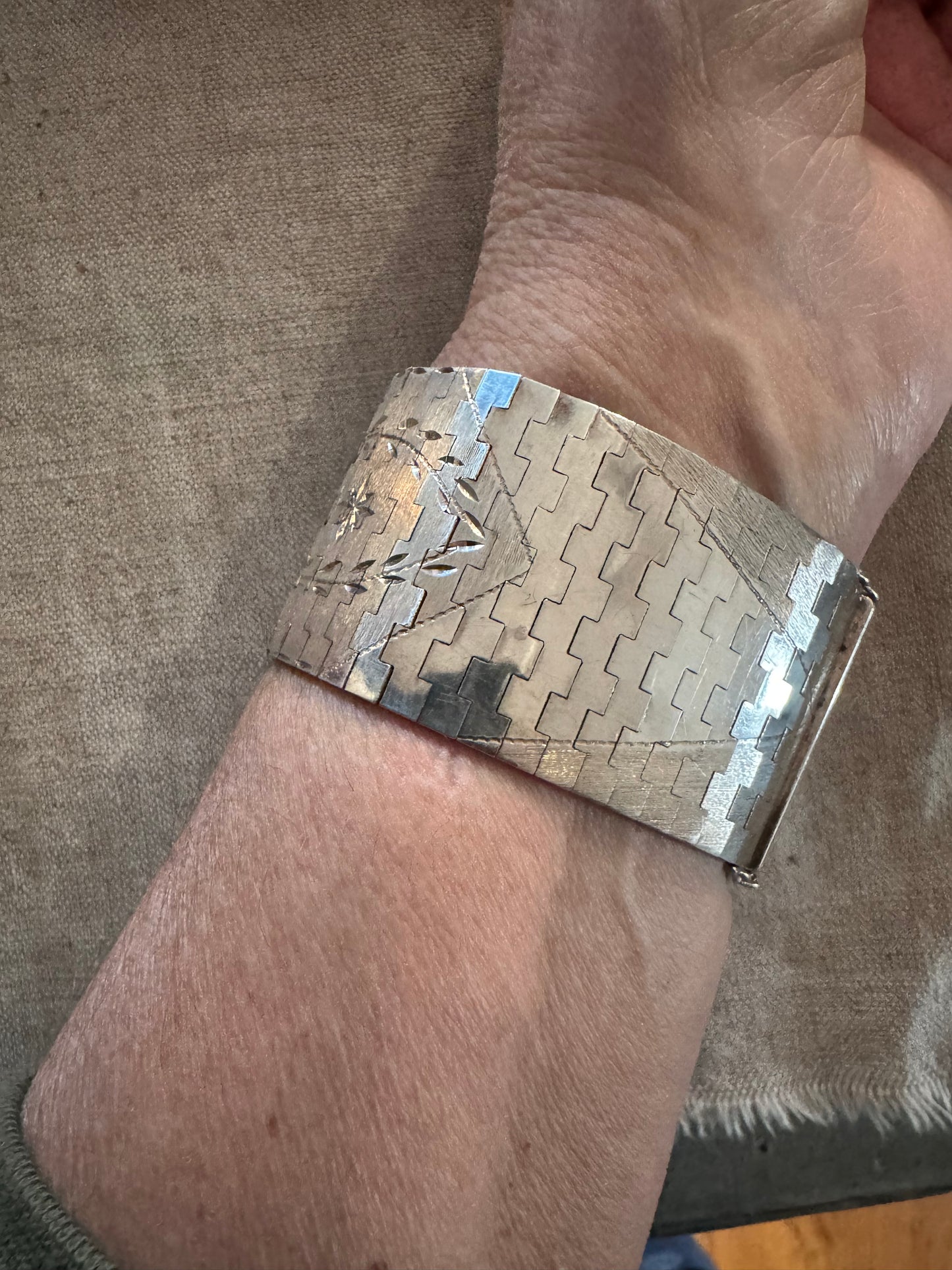 Spectacular Wide Hinged and Engraved Vintage Bracelet from Taxco