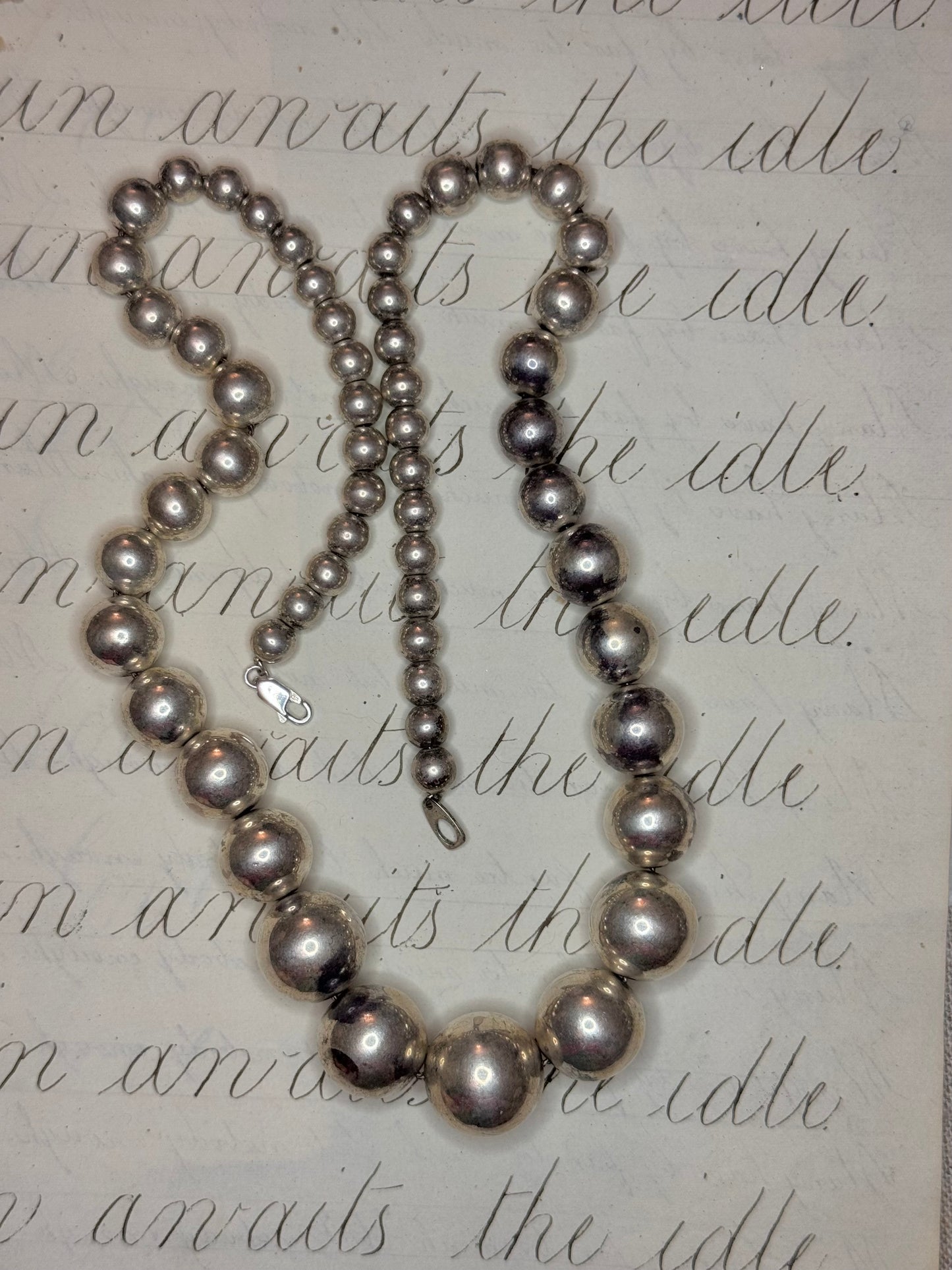 Stunning Vintage Graduated Silver Ball Bead Necklace