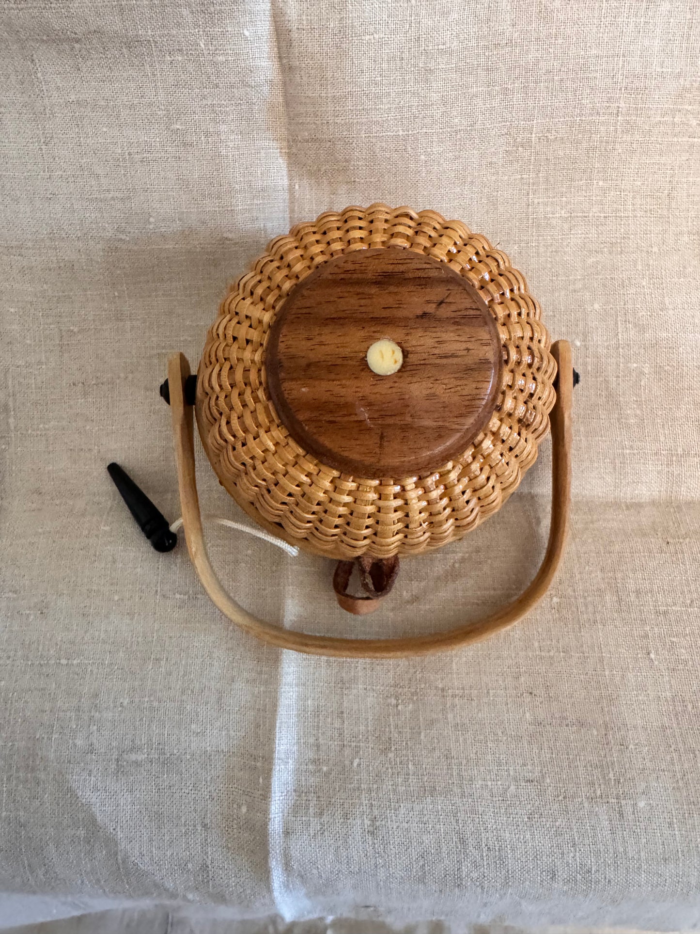 Mini Round Nantucket Basket with Moonfaced Man