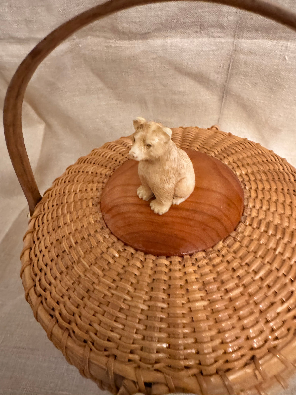 Medium Round Basket with Faux Ivory 3-Dimensional Seated Bear on the Lid