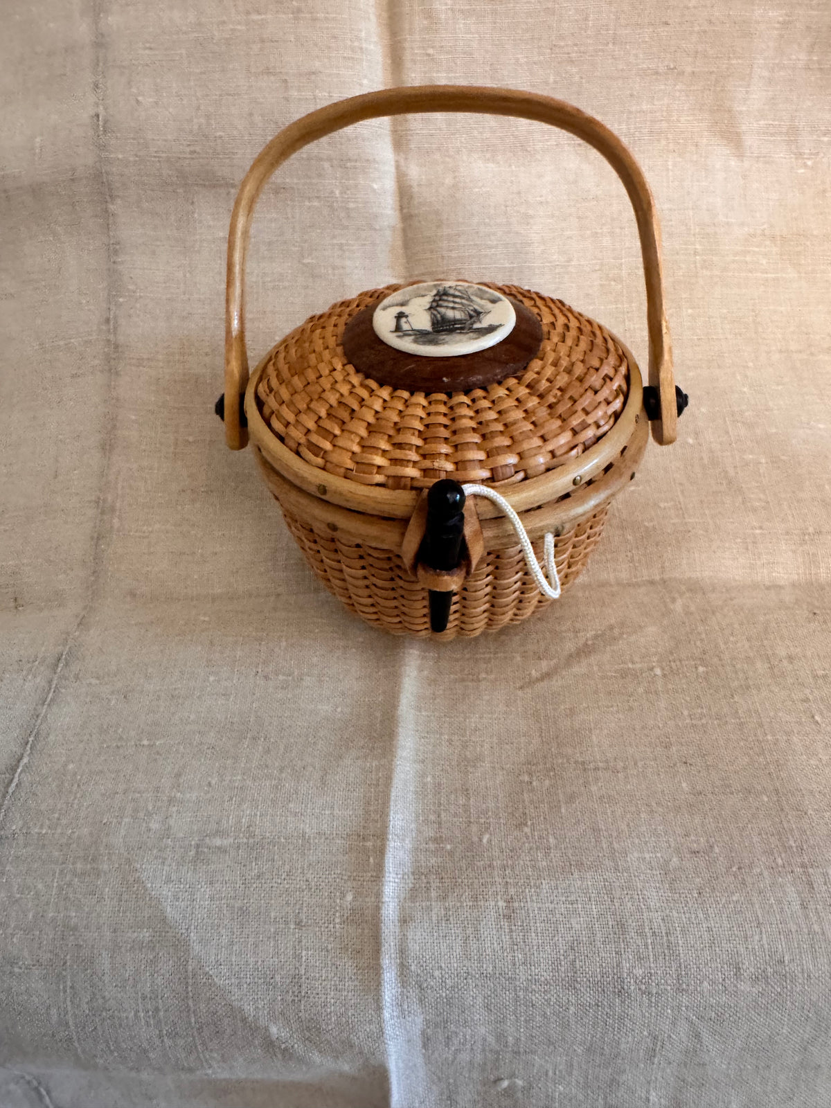 Mini Round Nantucket Basket with Schooner