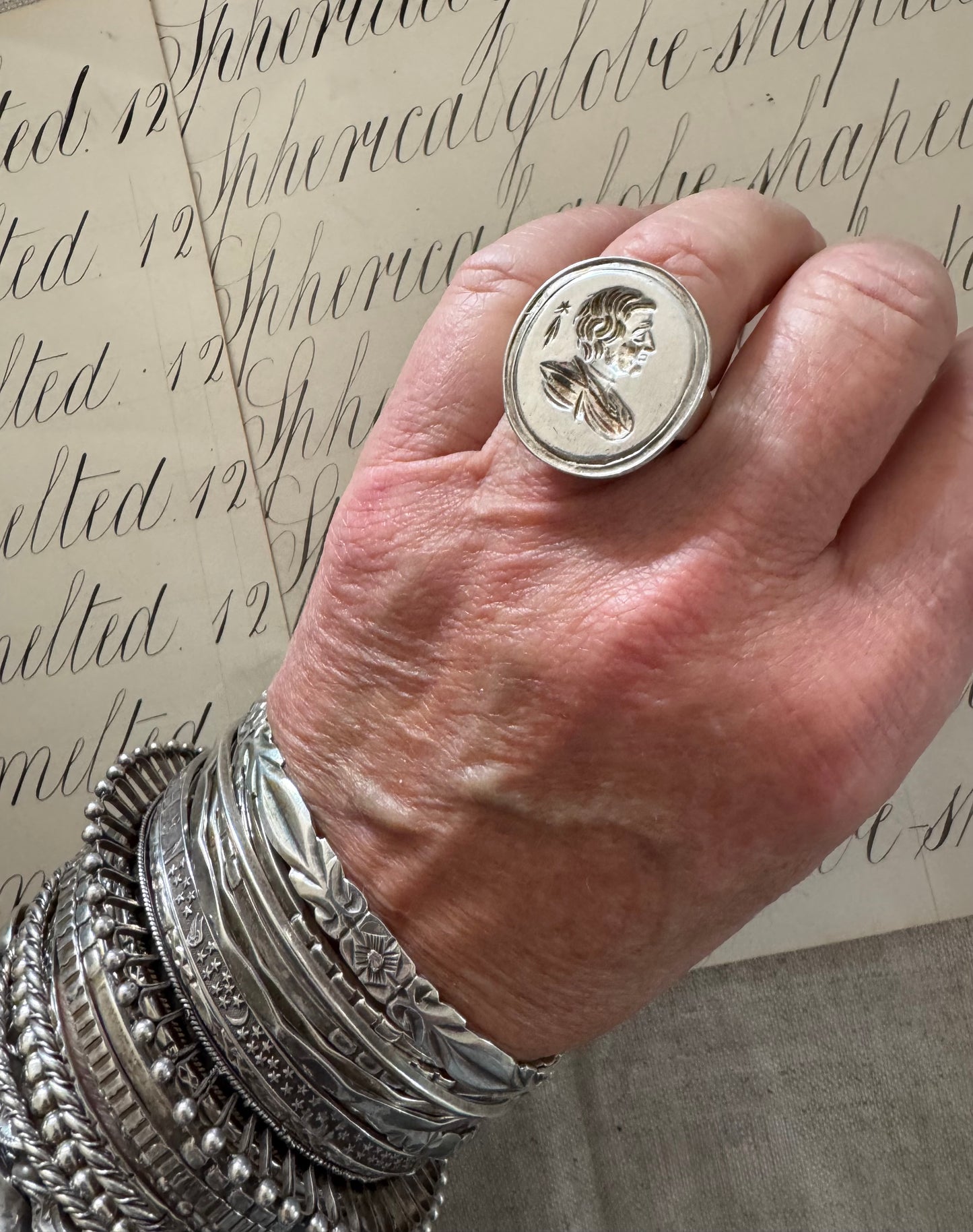 Halley and his Comet Ring