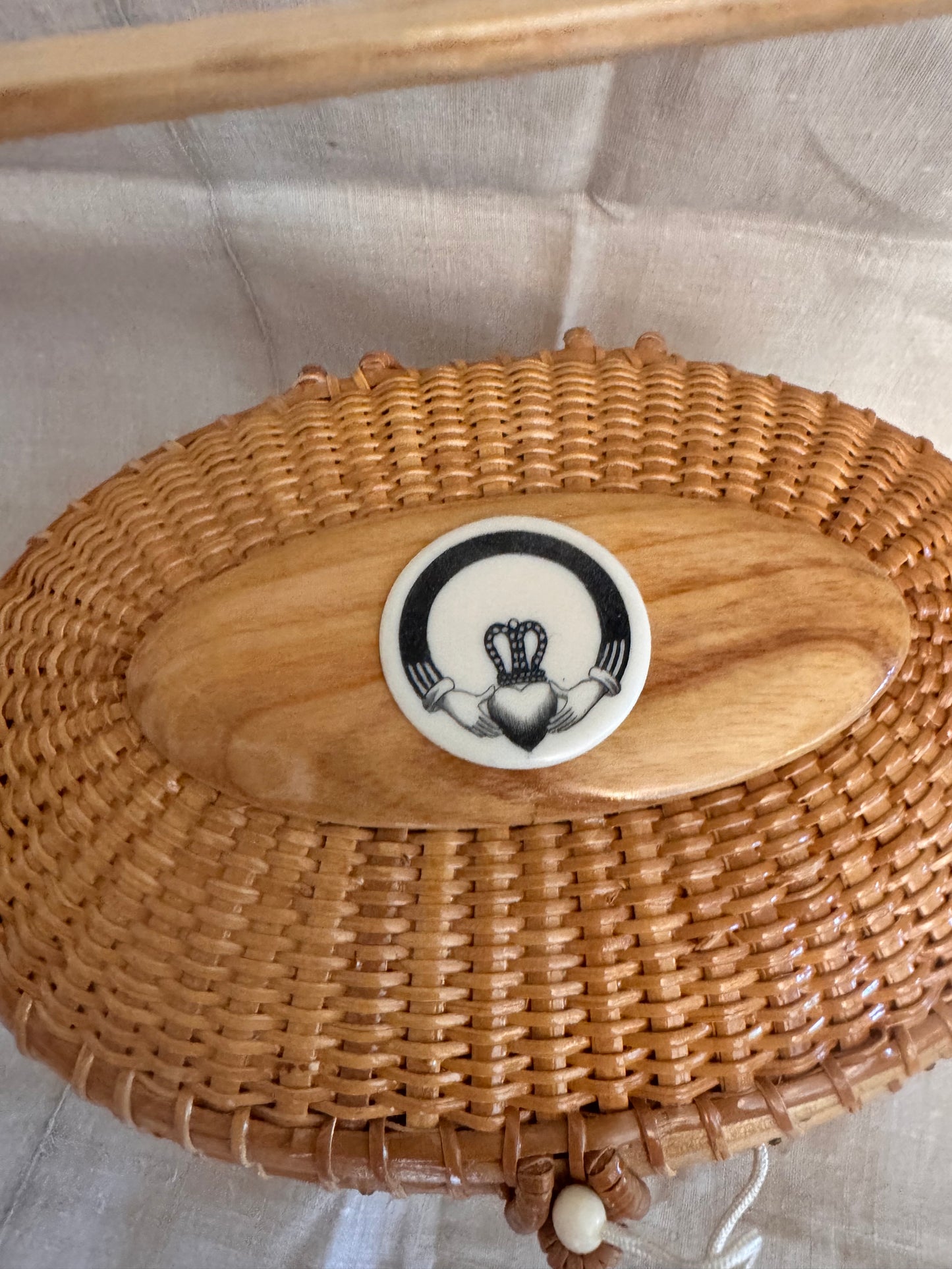 Large Oval Nantucket Basket with Beautiful Reproduction Claddagh Scrimshaw