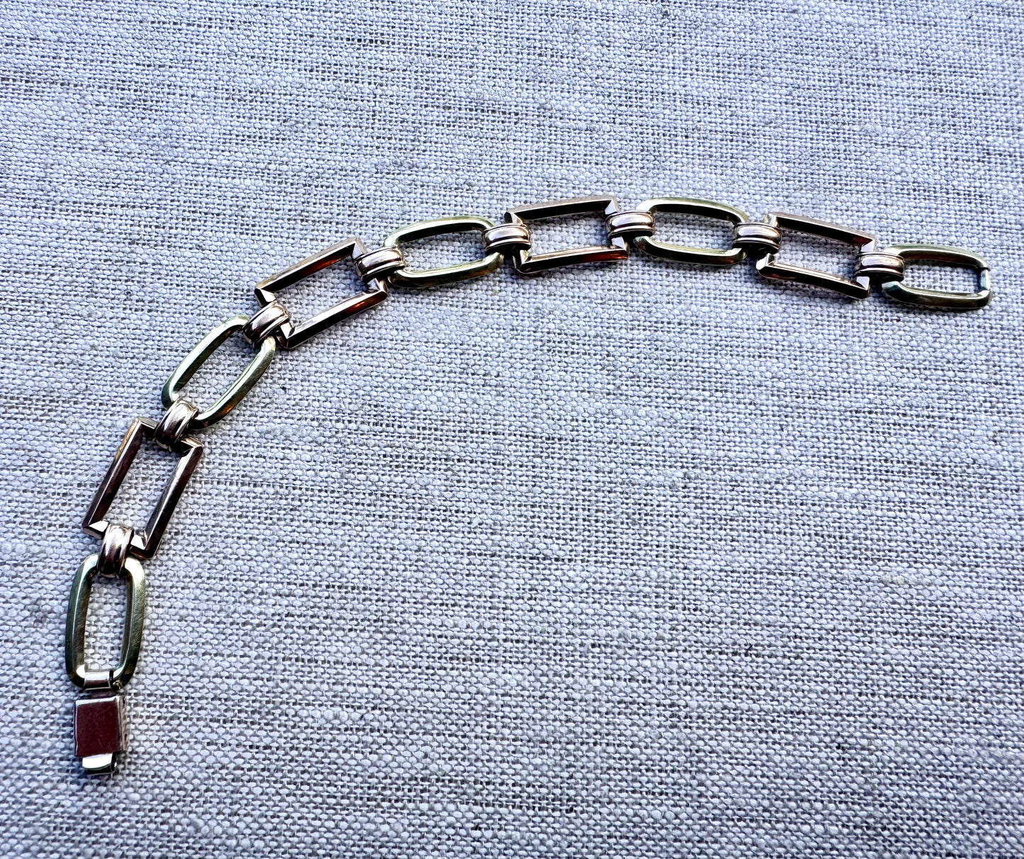 Beautiful Vintage Alternating Oval and Rectangular Link Bracelet