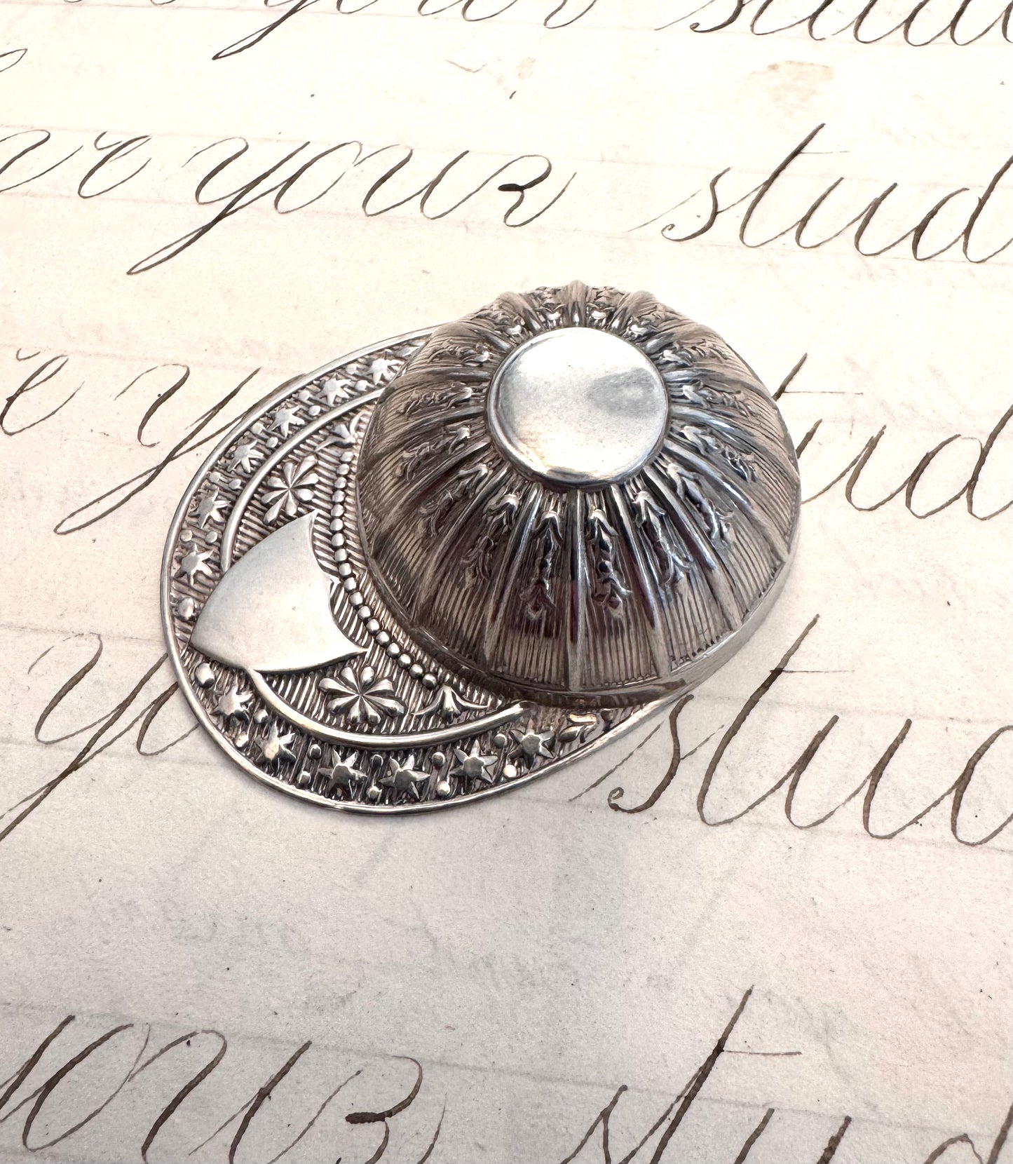 English Embossed Sterling Cap