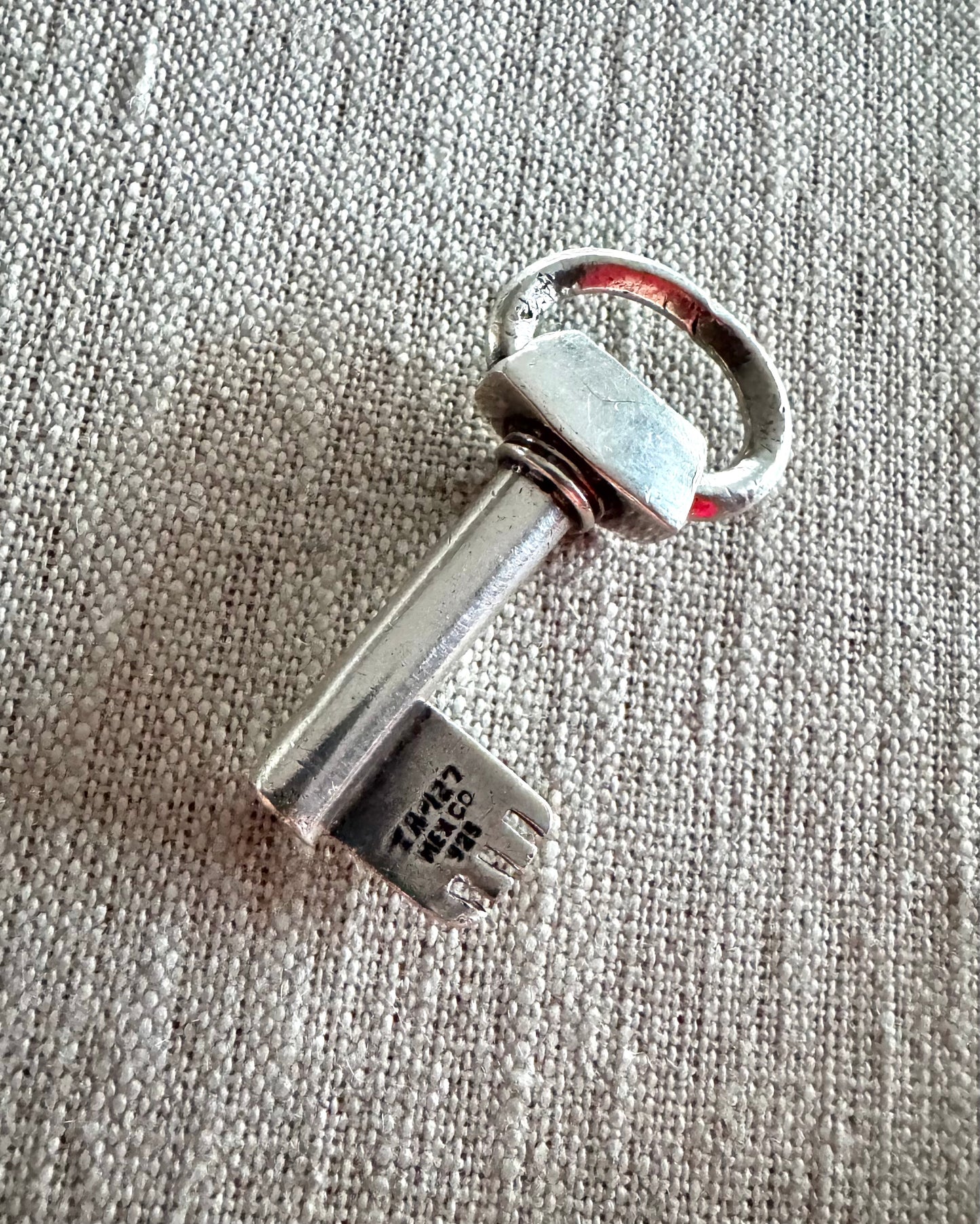 incredible chunky and heavy Sterling silver key connector
