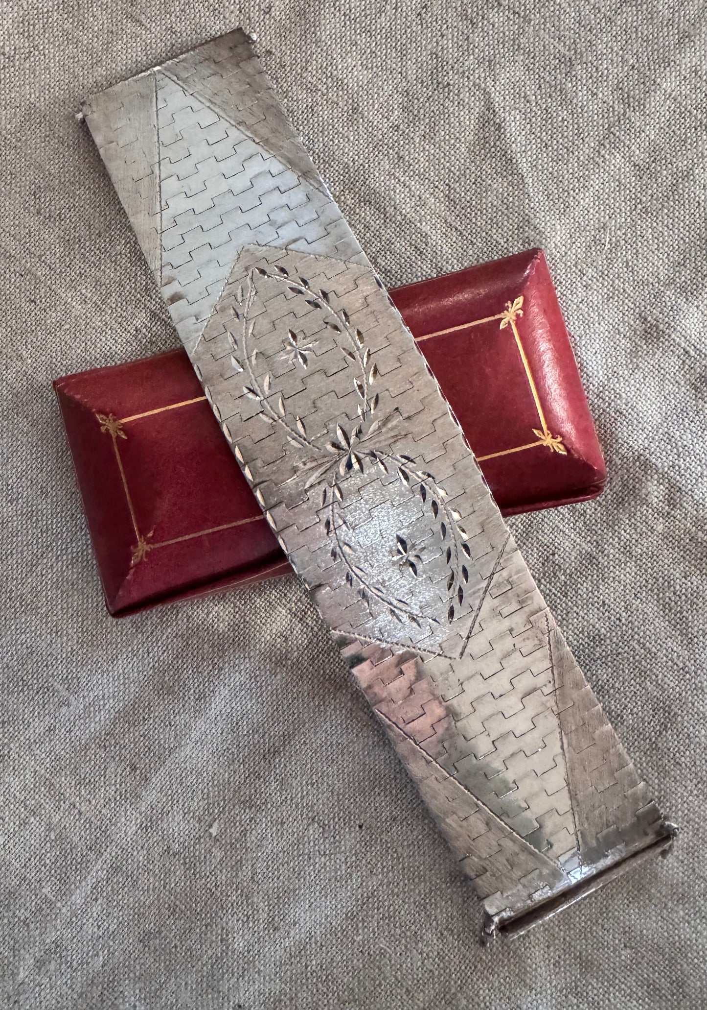 Spectacular Wide Hinged and Engraved Vintage Bracelet from Taxco