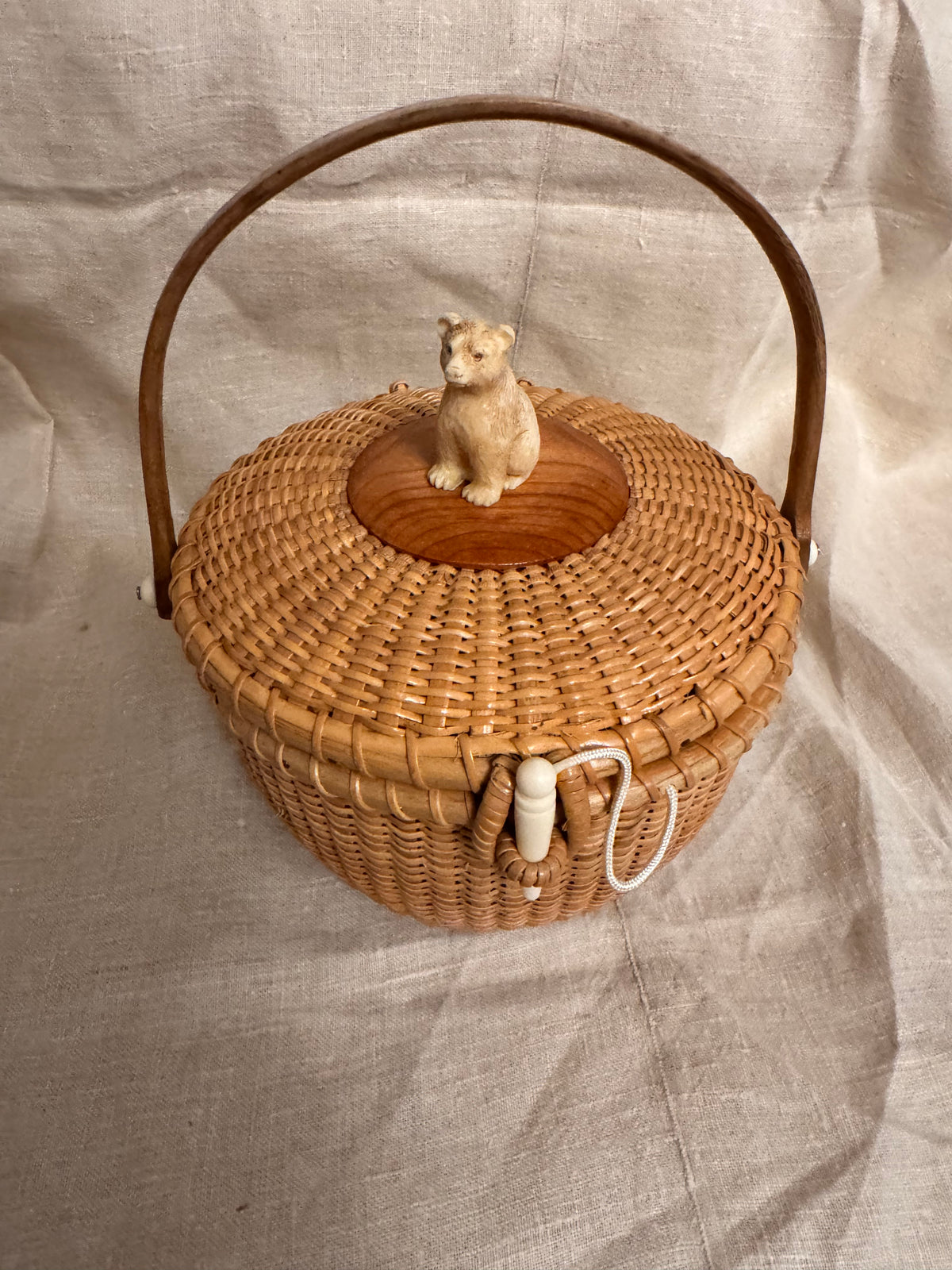 Medium Round Basket with Faux Ivory 3-Dimensional Seated Bear on the Lid