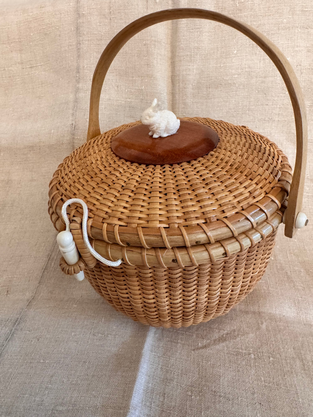 Medium Round Basket with Carved Bunny