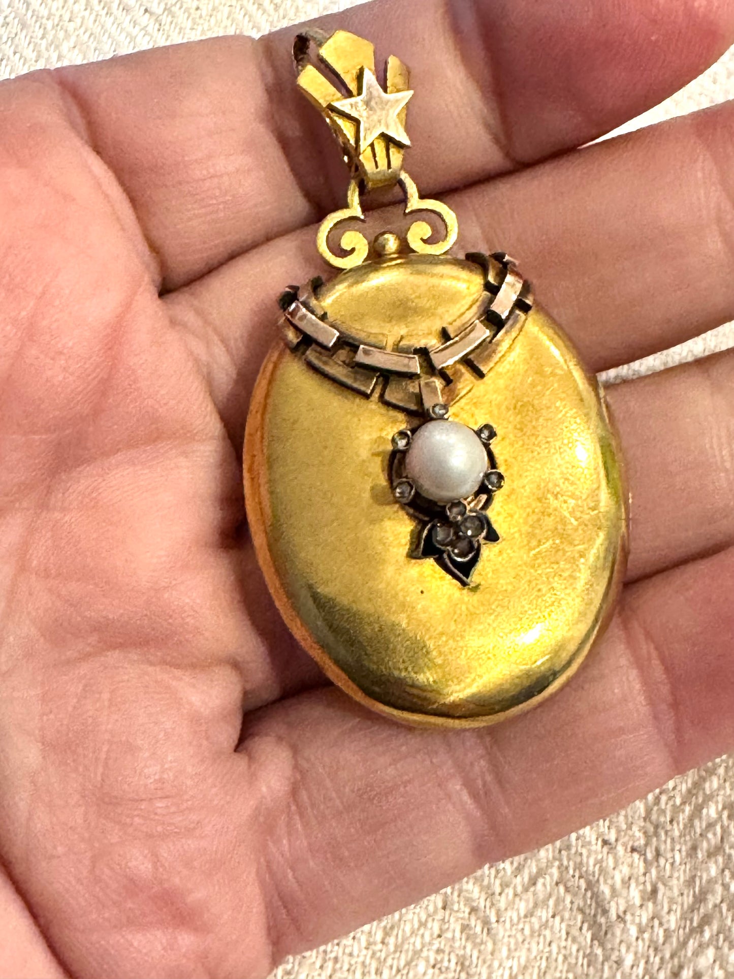 14k Gold Antique Locket with Diamond and Pearl