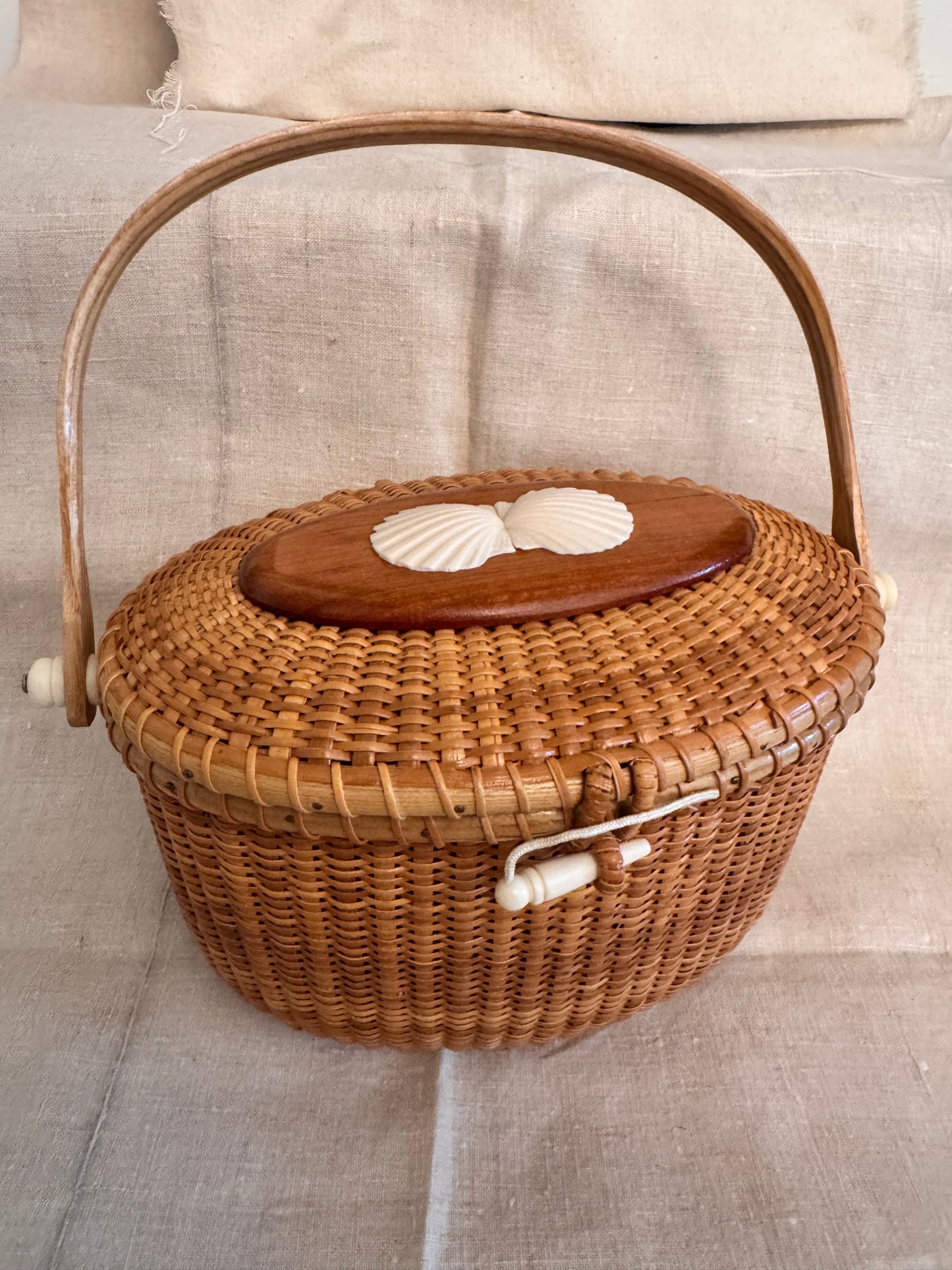 Large Oval Basket with Iconic Carved Double Scallops Shell