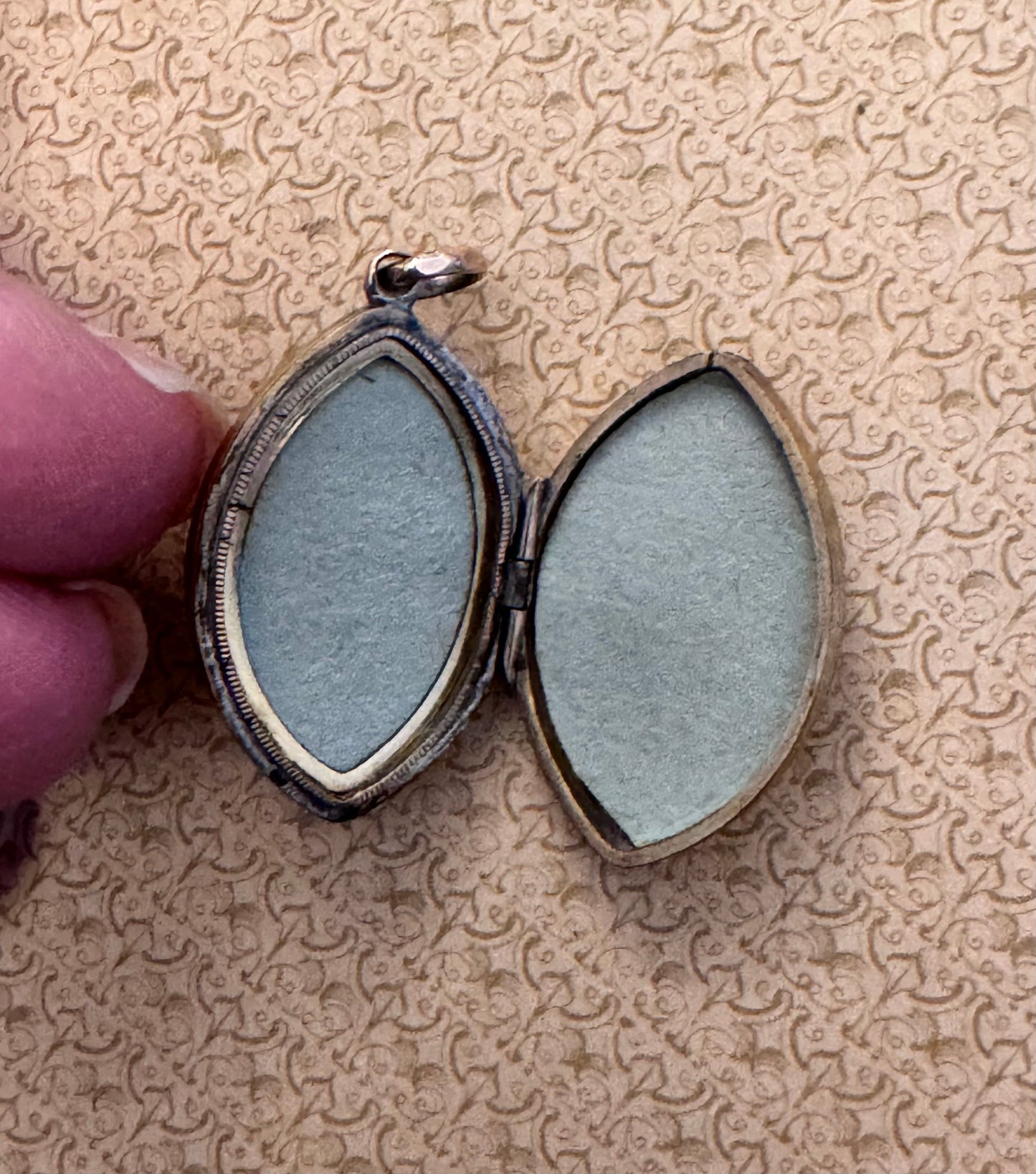 8kt Gold Fully Engraved Marquise Shaped Locket