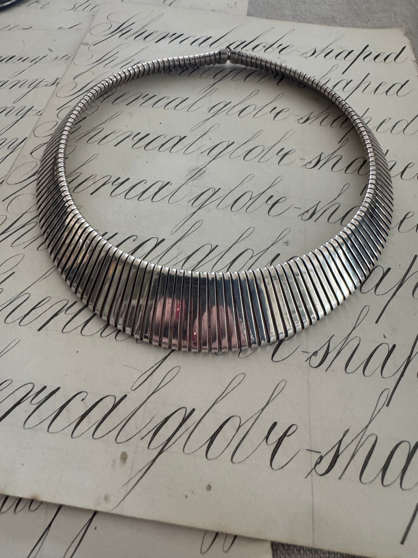 Bold and Elegant Graduated Omega Collar