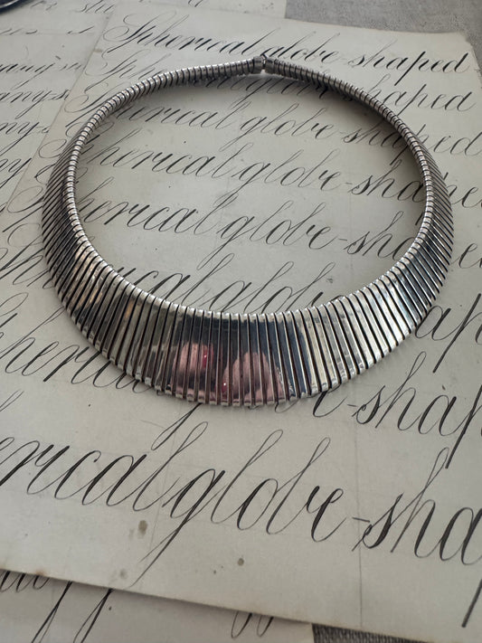 Bold and Elegant Graduated Omega Collar