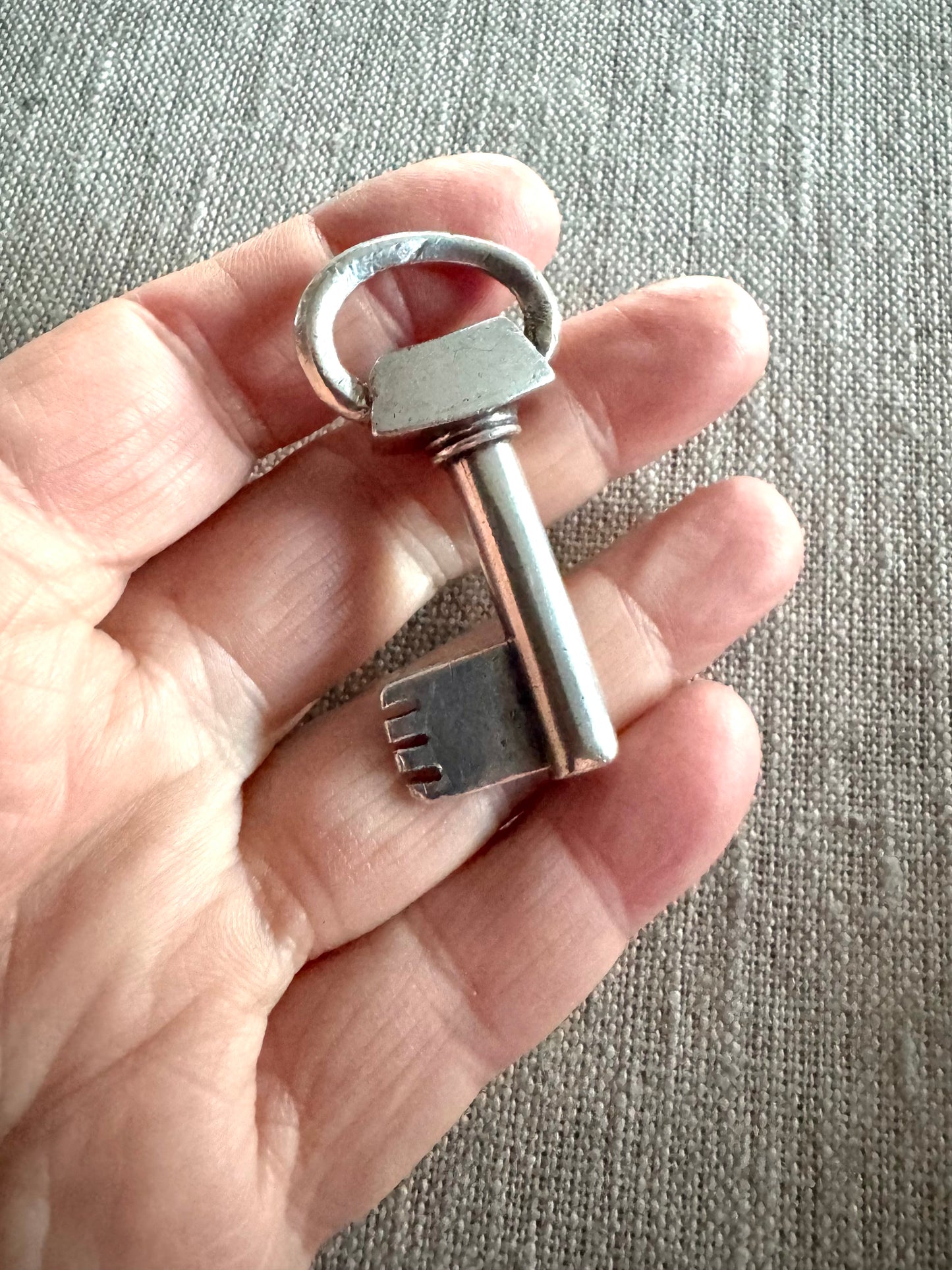 incredible chunky and heavy Sterling silver key connector