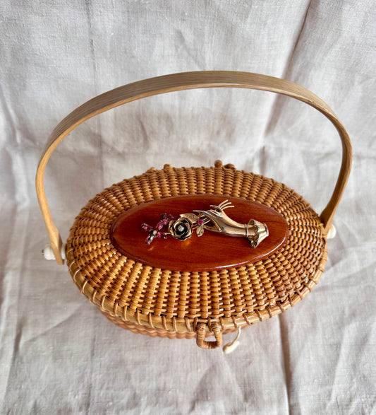 Large Oval Nantucket Basket with Rare Vintage Coro Pegasus Lady’s Hand Pin