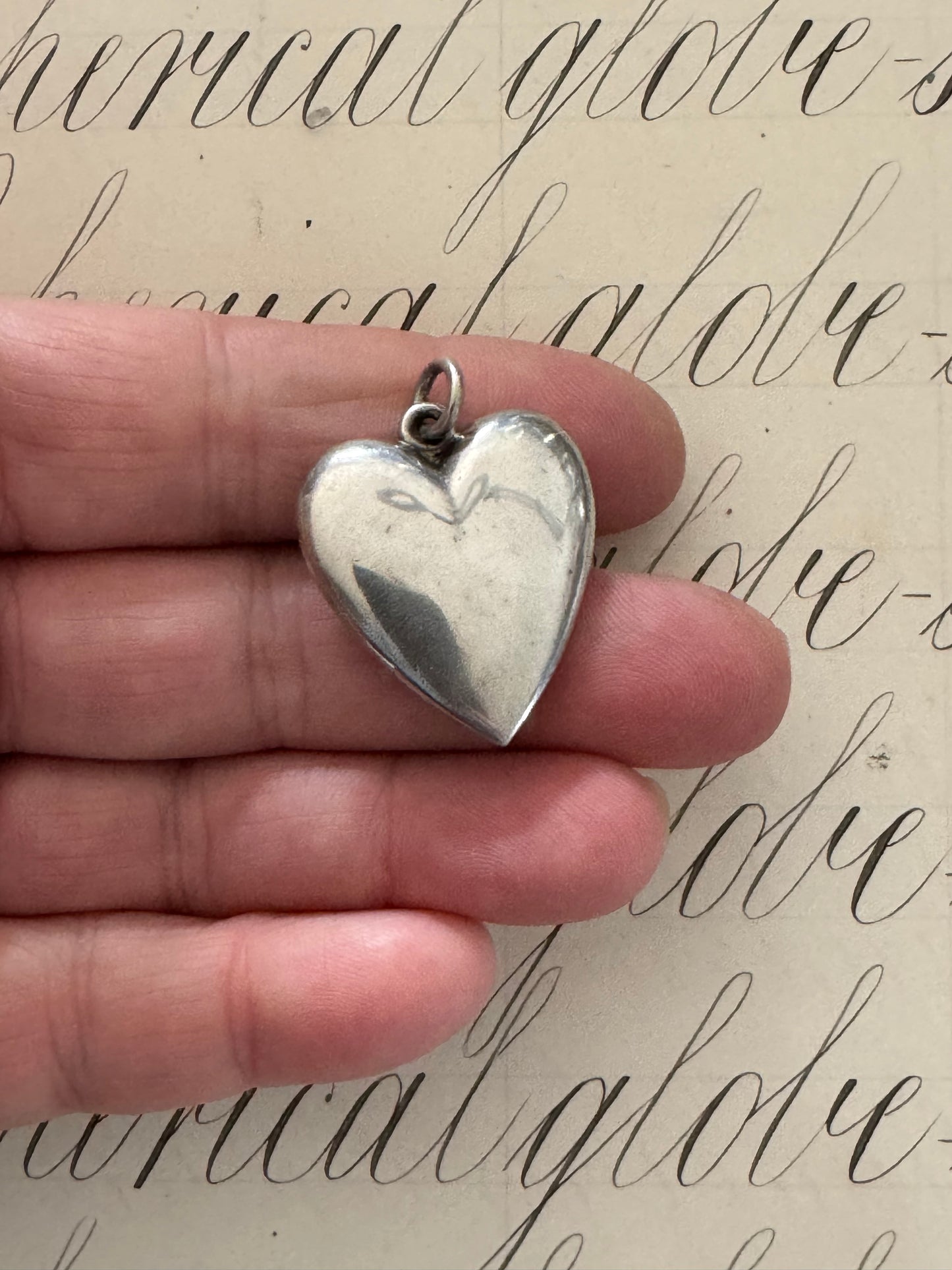 Medium Simple Vintage Silver Heart Pendant