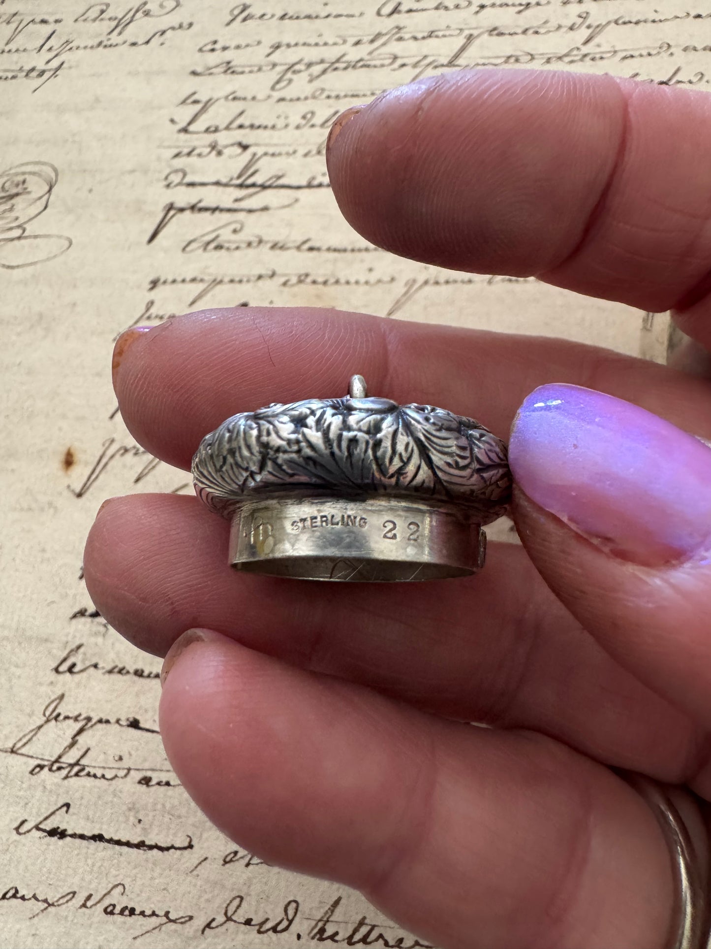Rare sterling Victorian thimble holder in the shape of an acorn