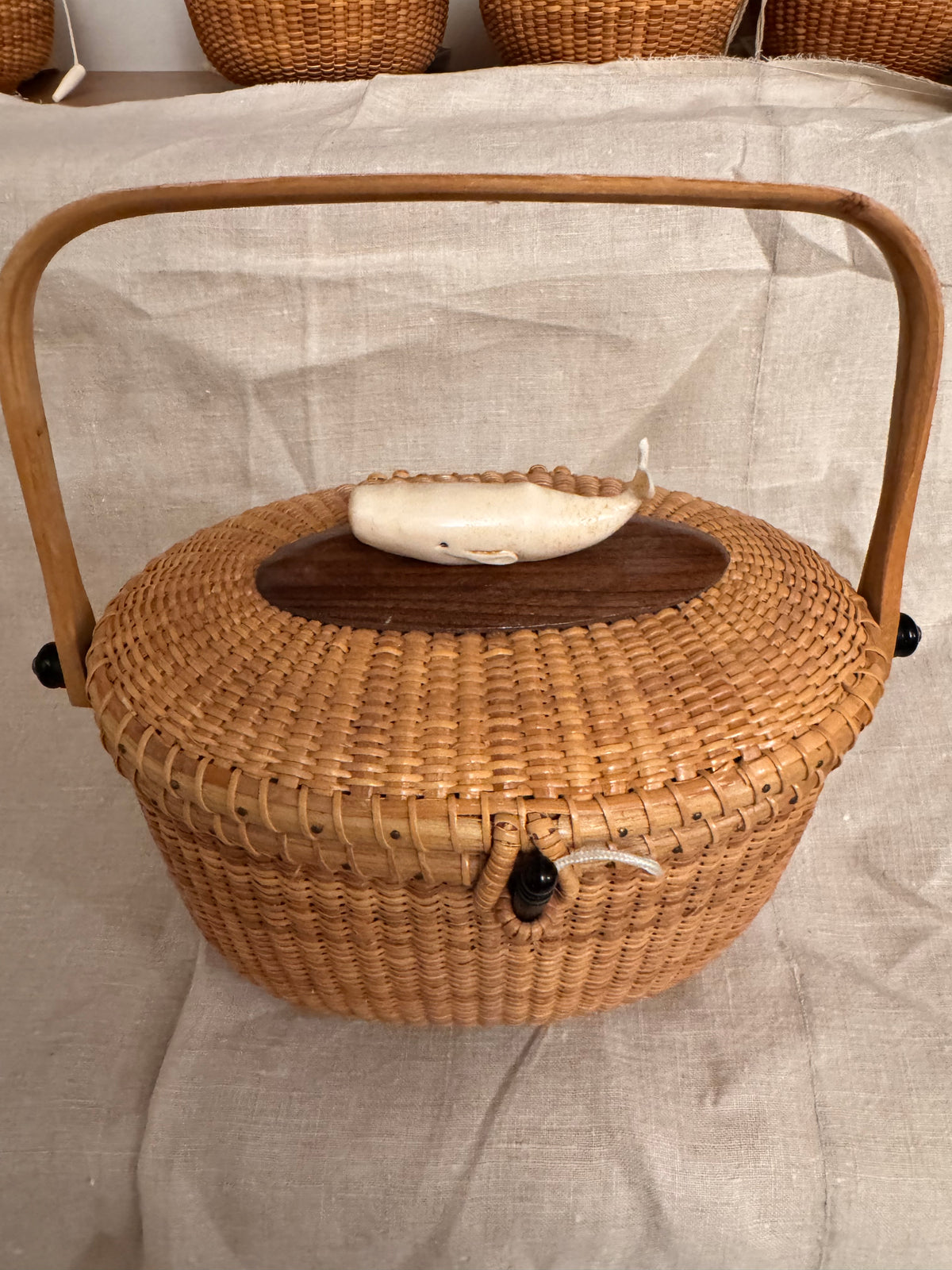 Large Oval Nantucket Basket with Classic Faux Ivory 3-Dimensional Whale with Black Walnut Plaque