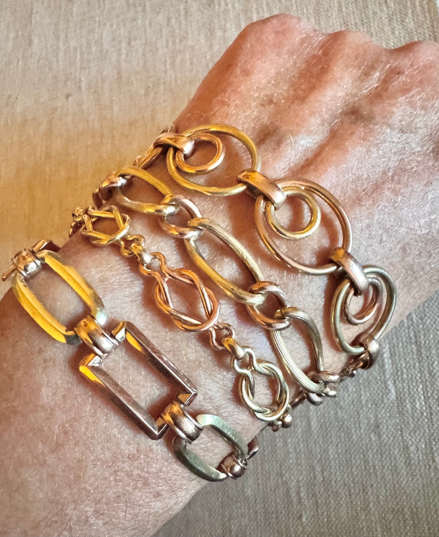 Beautiful Vintage Alternating Oval and Rectangular Link Bracelet