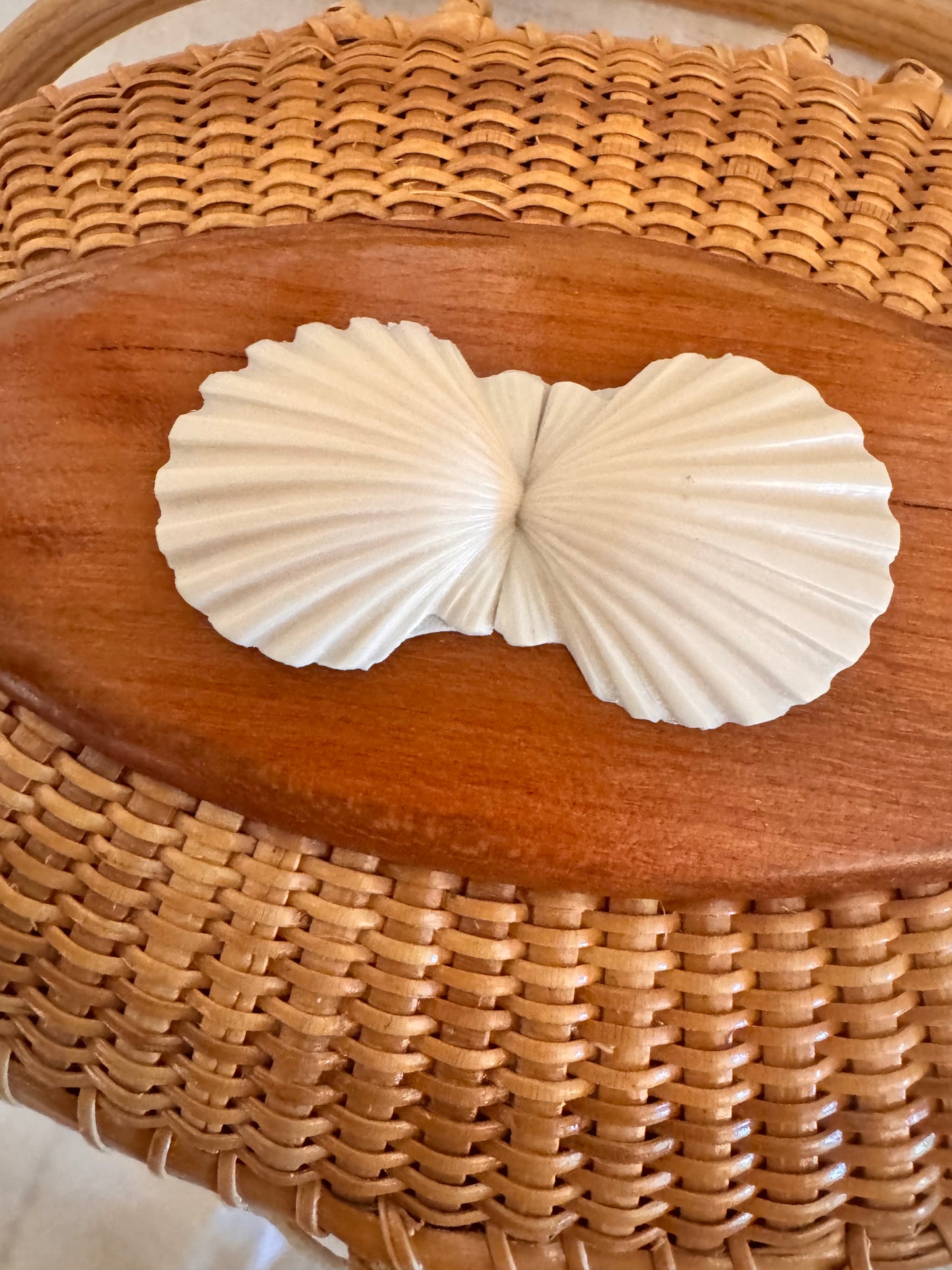 Large Oval Basket with Iconic Carved Double Scallops Shell