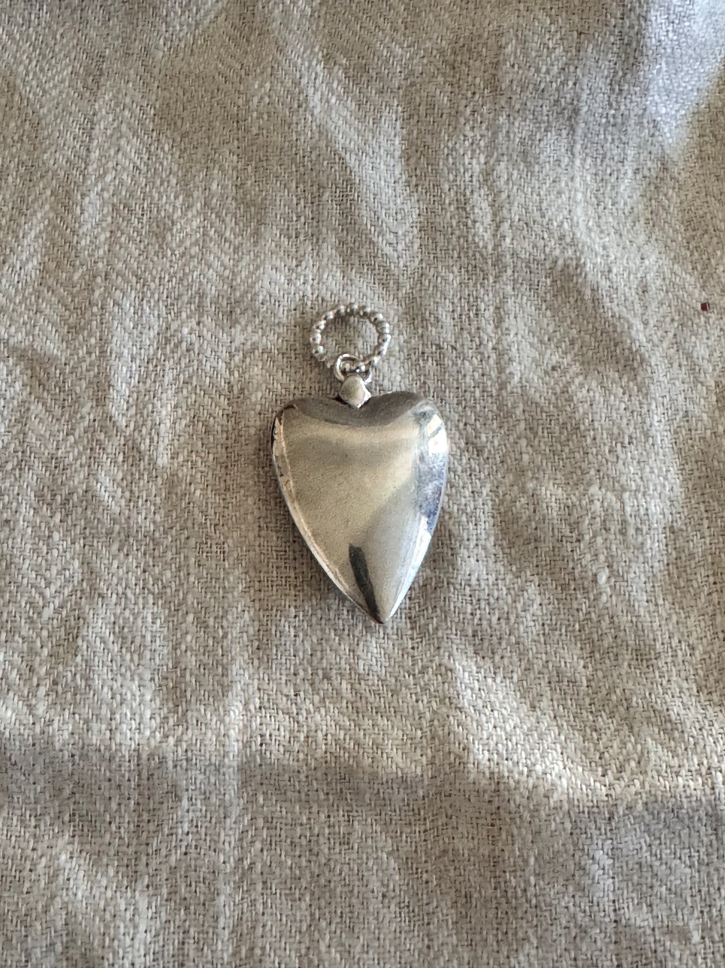 cool Vintage Elongated Heart Pendant