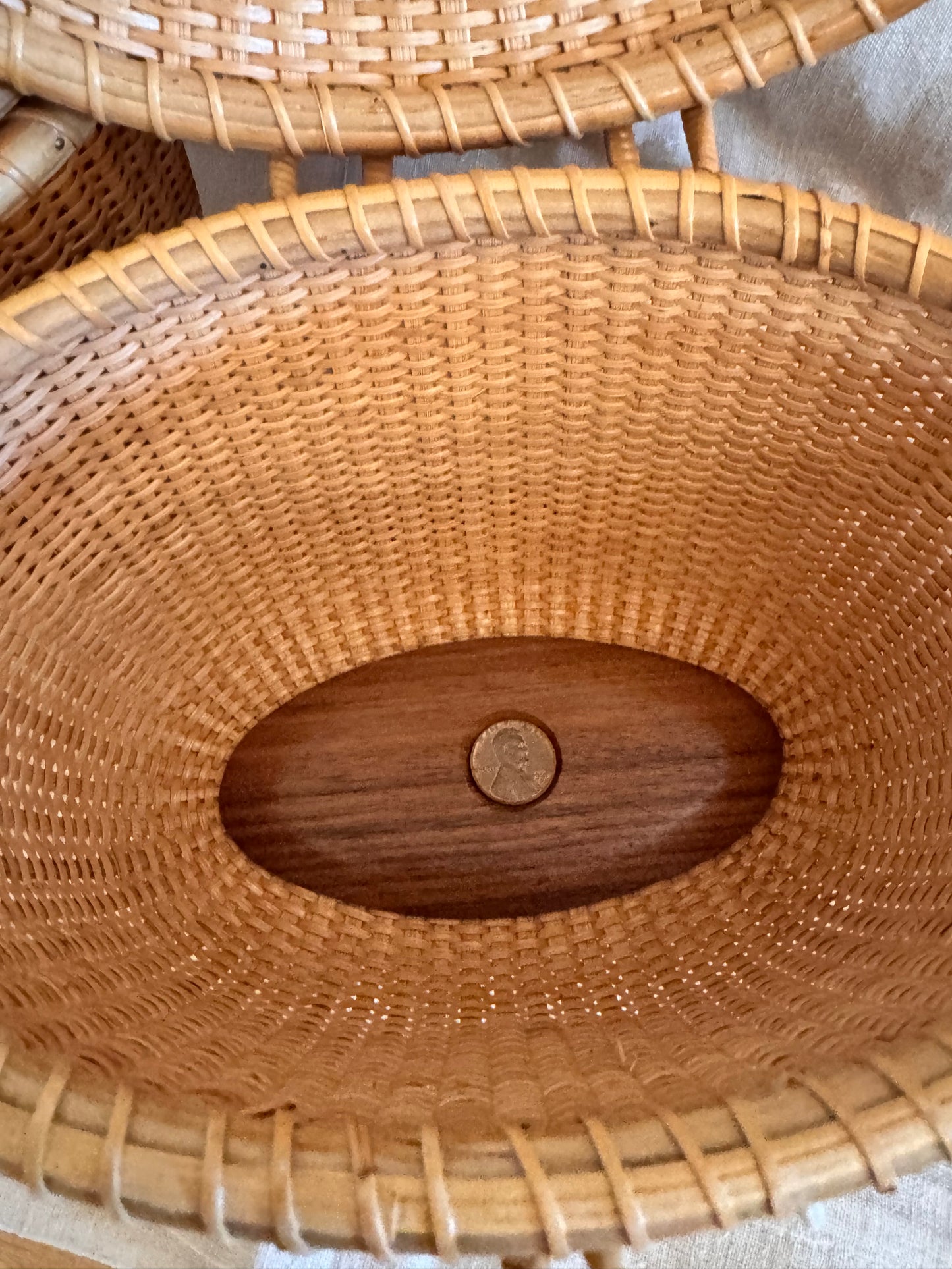 Large Oval Basket with Iconic Carved Double Scallops Shell