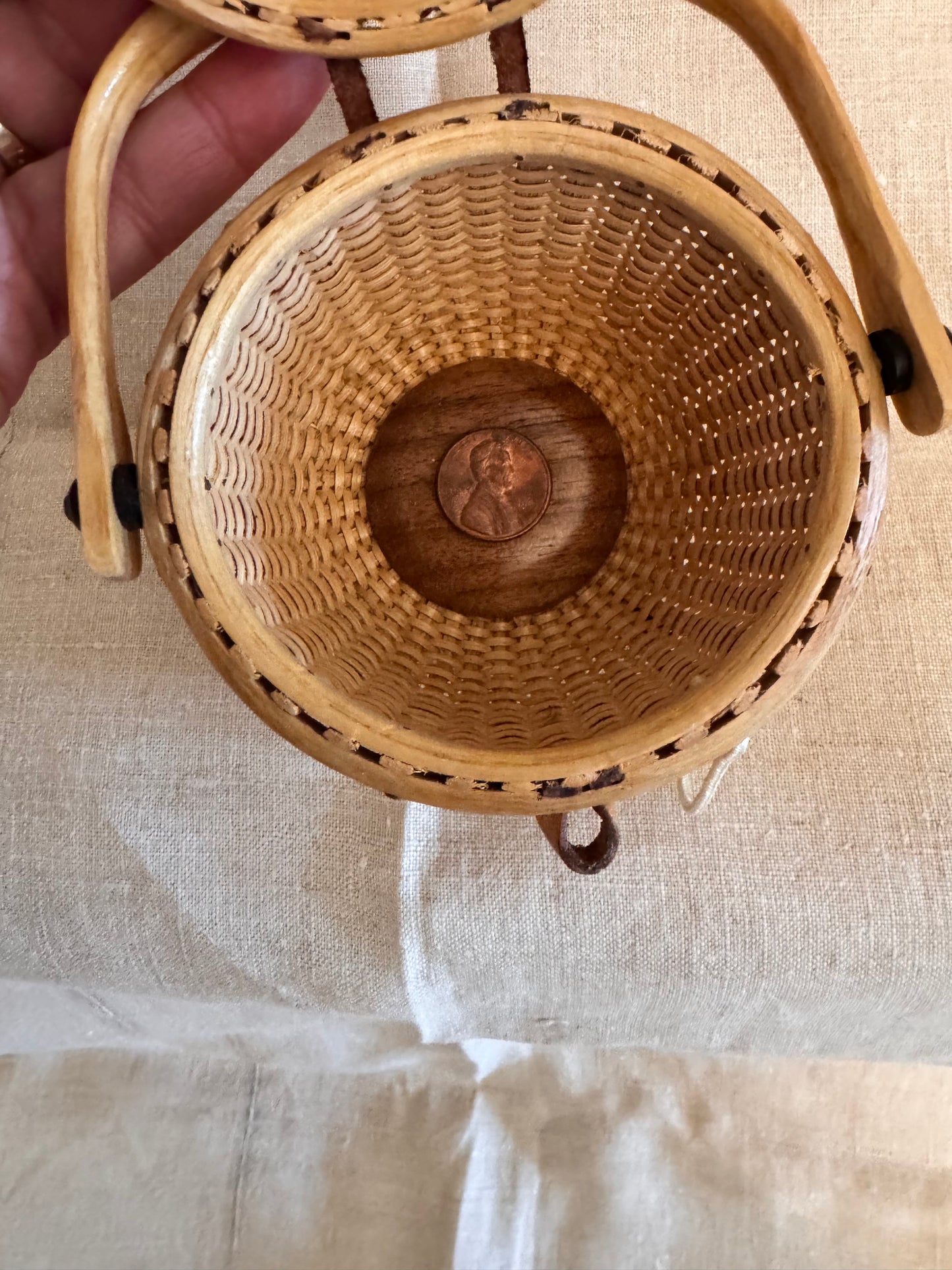 Mini Round Nantucket Basket with Moonfaced Man