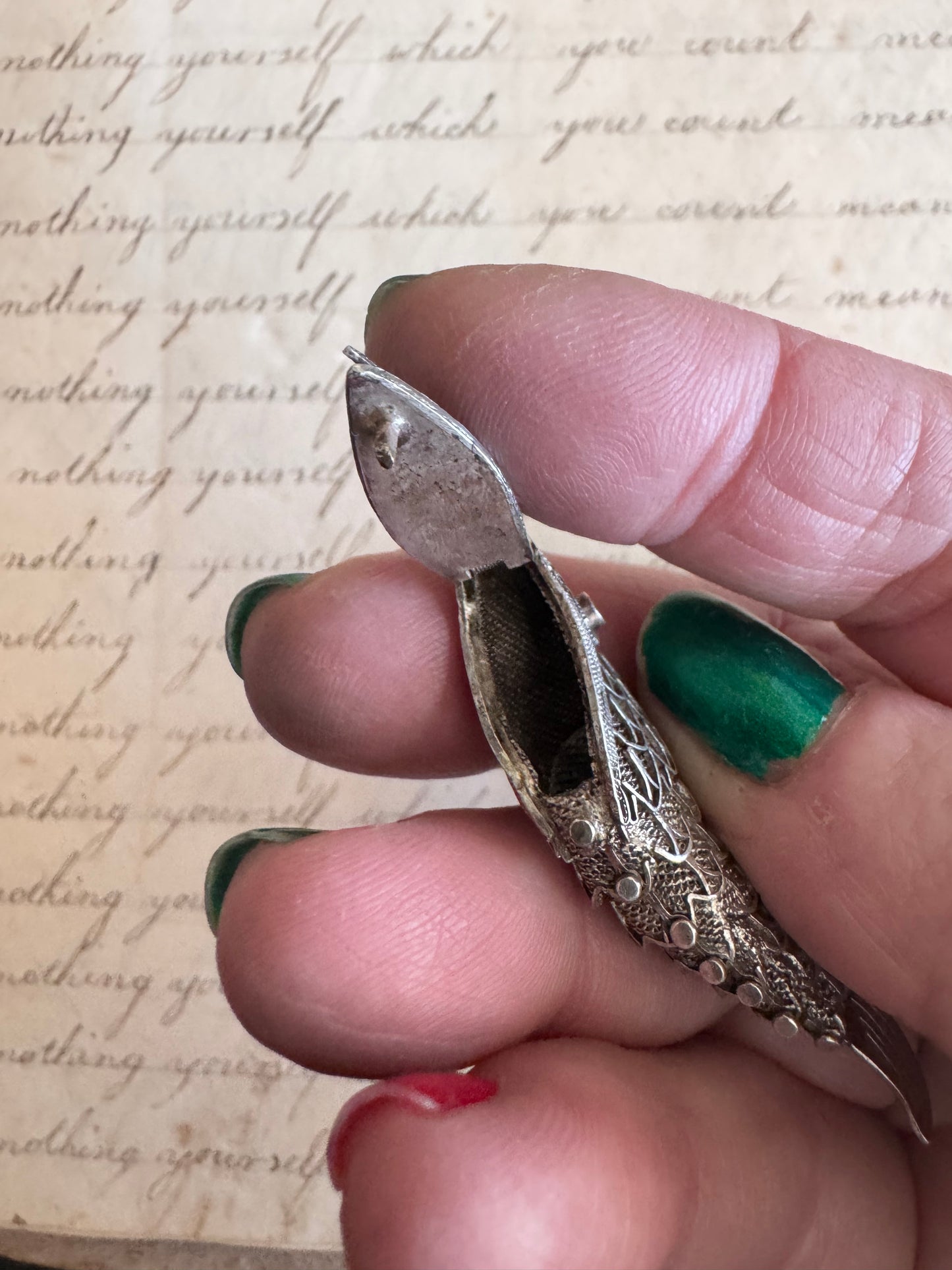 MEDIUM Antique Chinese Filigree Silver Articulated Fish F