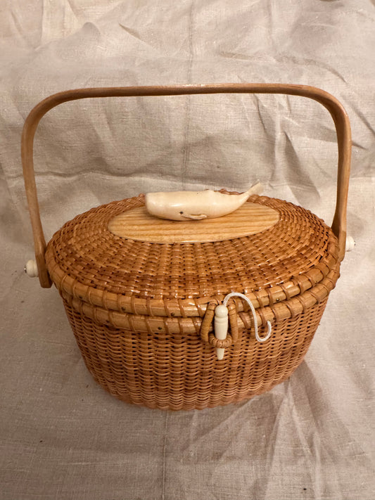 Large Oval Nantucket Basket with Classic Faux Ivory 3-Dimensional Whale with Ash Plaque