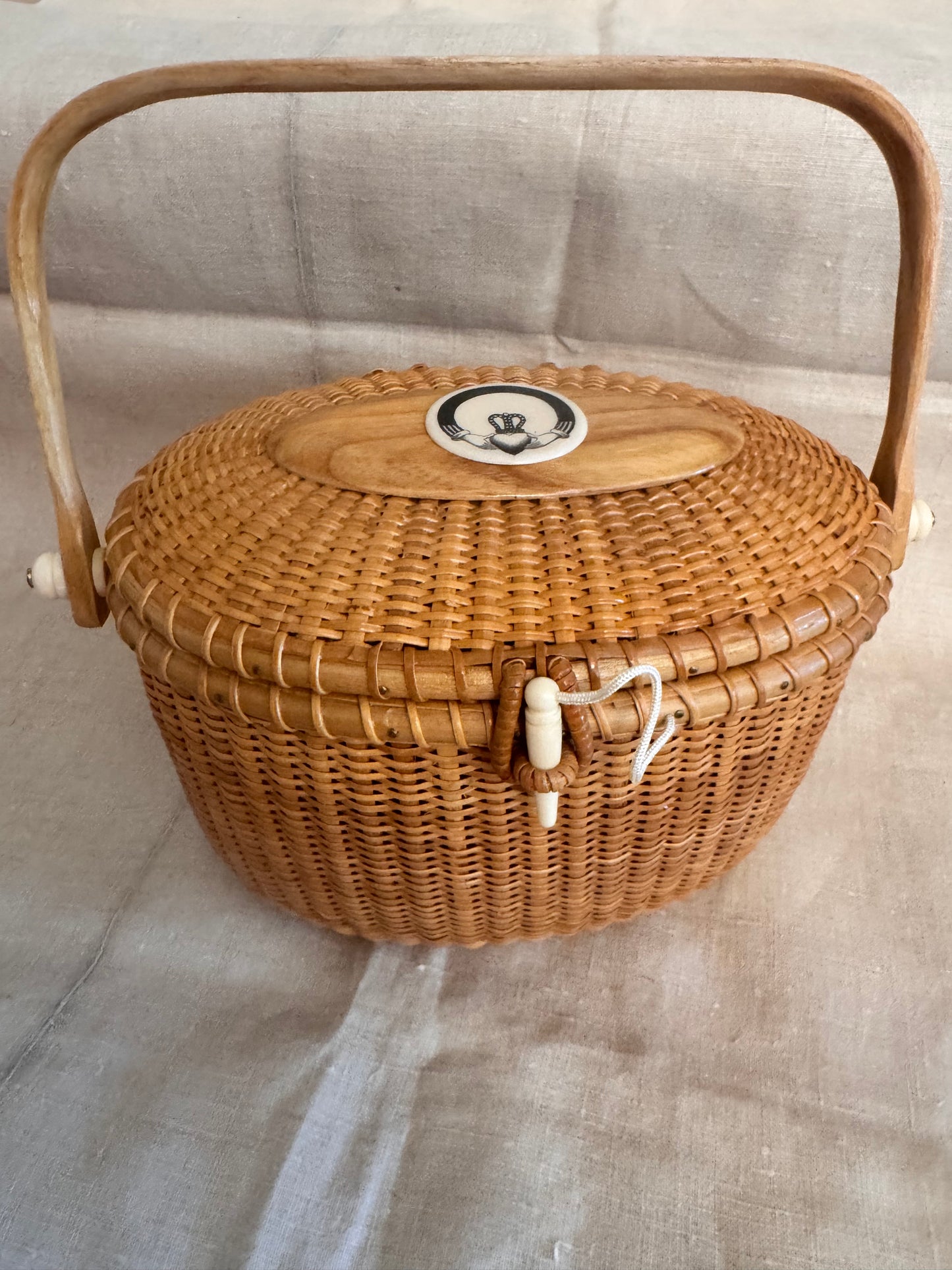 Large Oval Nantucket Basket with Beautiful Reproduction Claddagh Scrimshaw