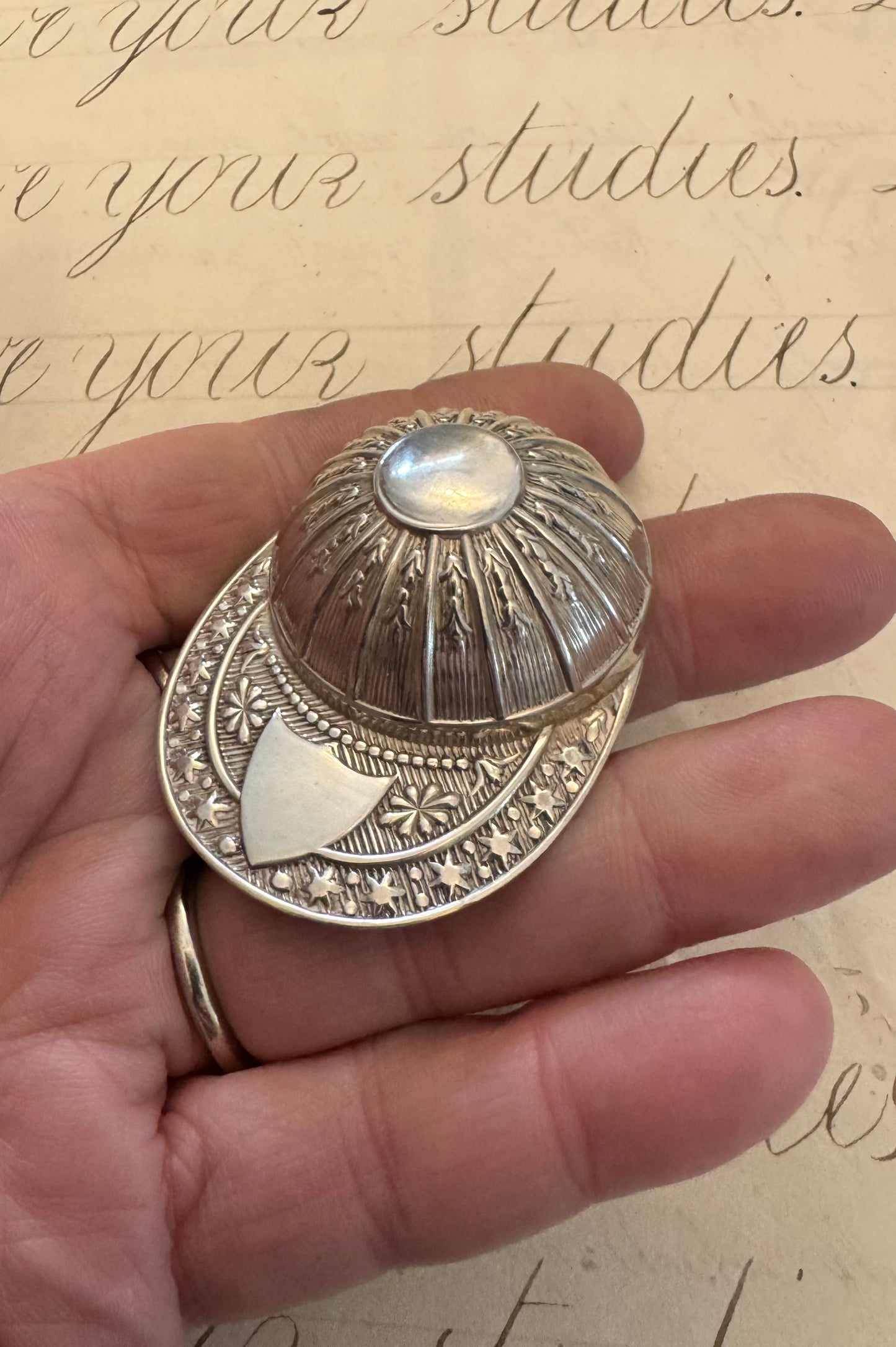 English Embossed Sterling Cap