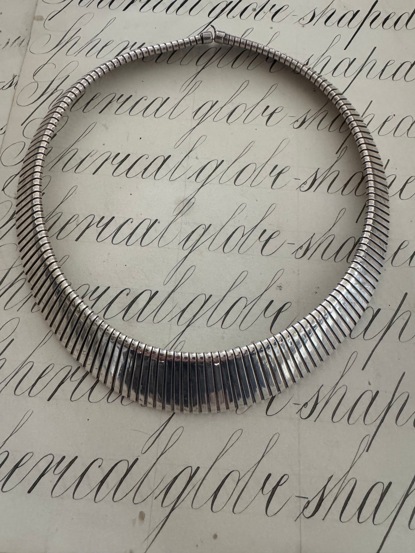 Bold and Elegant Graduated Omega Collar