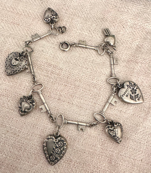 Adorable Key Link Bracelet with Heart Charms