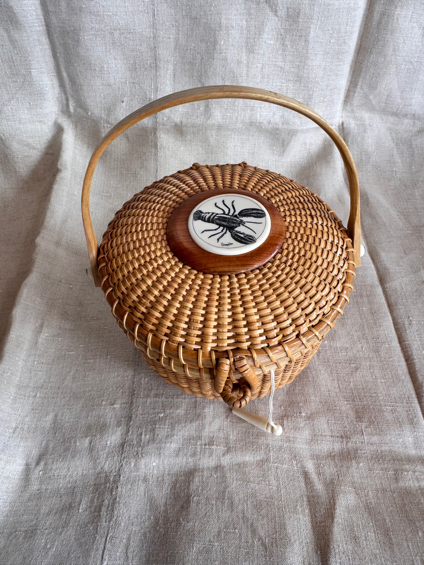 Medium Round Basket with Reproduction Scrimshaw Lobster