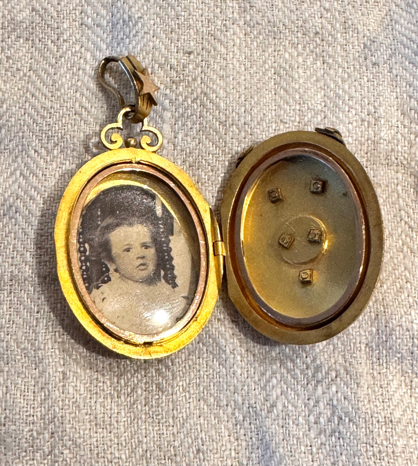 14k Gold Antique Locket with Diamond and Pearl