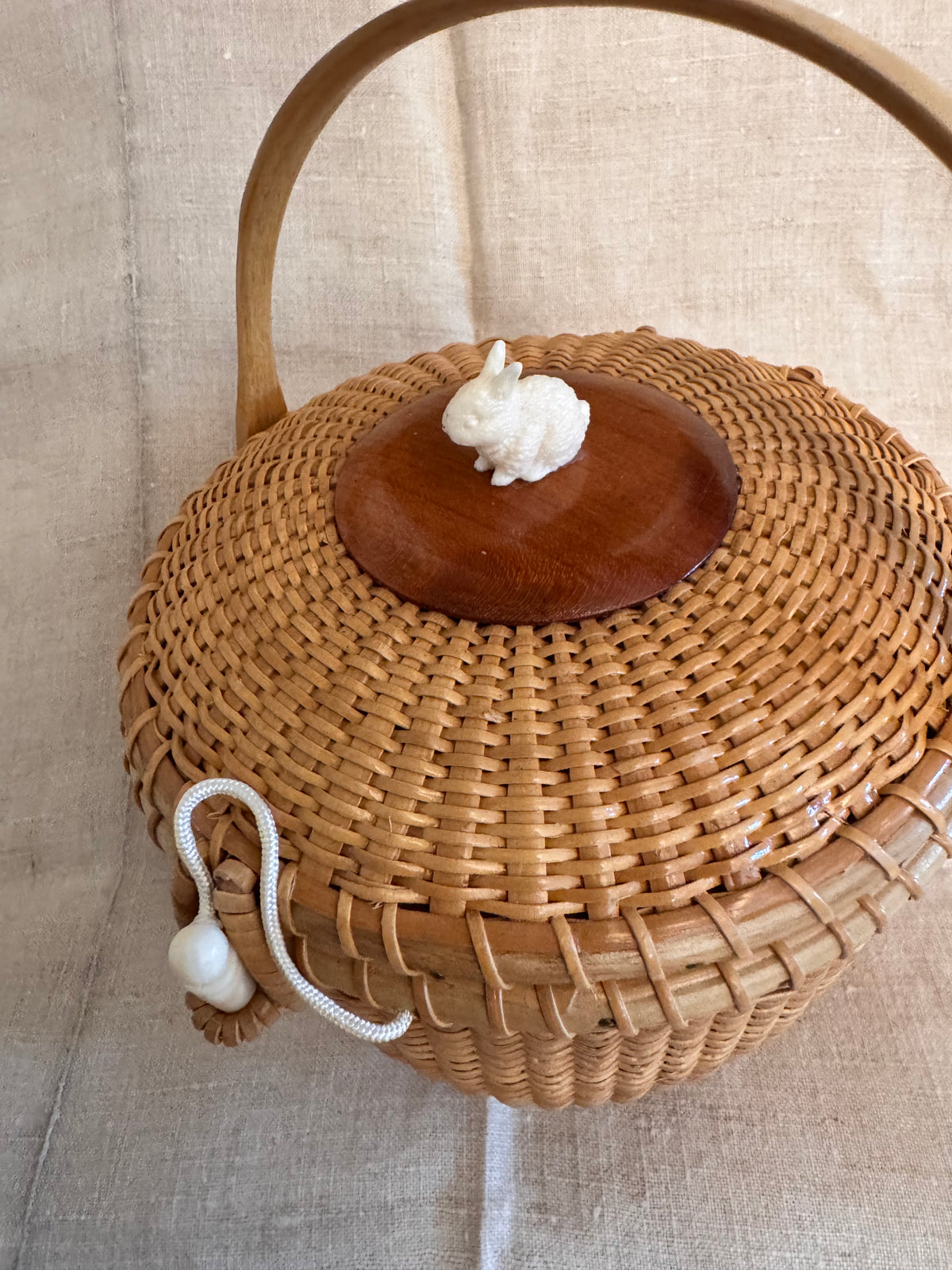 Medium Round Basket with Carved Bunny