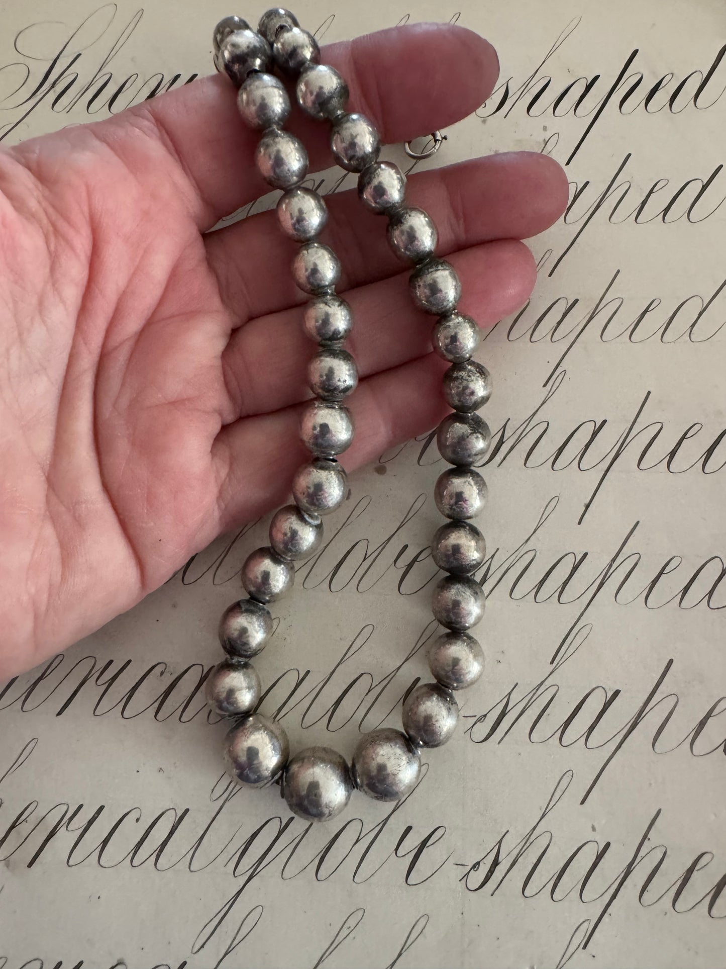 Stunning Vintage Graduated Silver Ball Bead Necklace