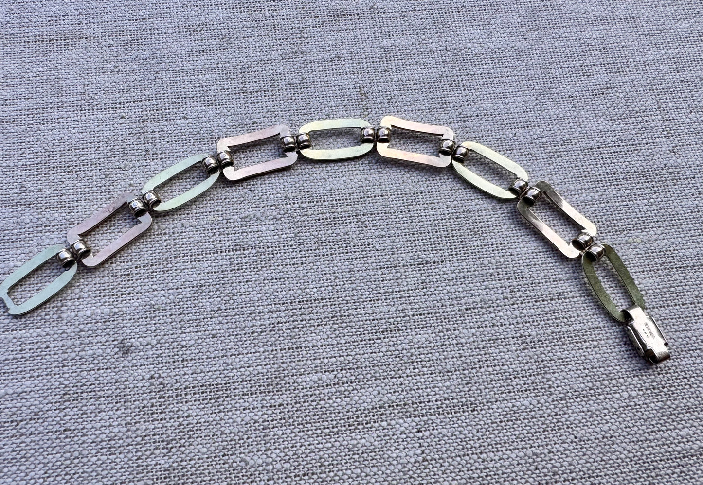 Beautiful Vintage Alternating Oval and Rectangular Link Bracelet