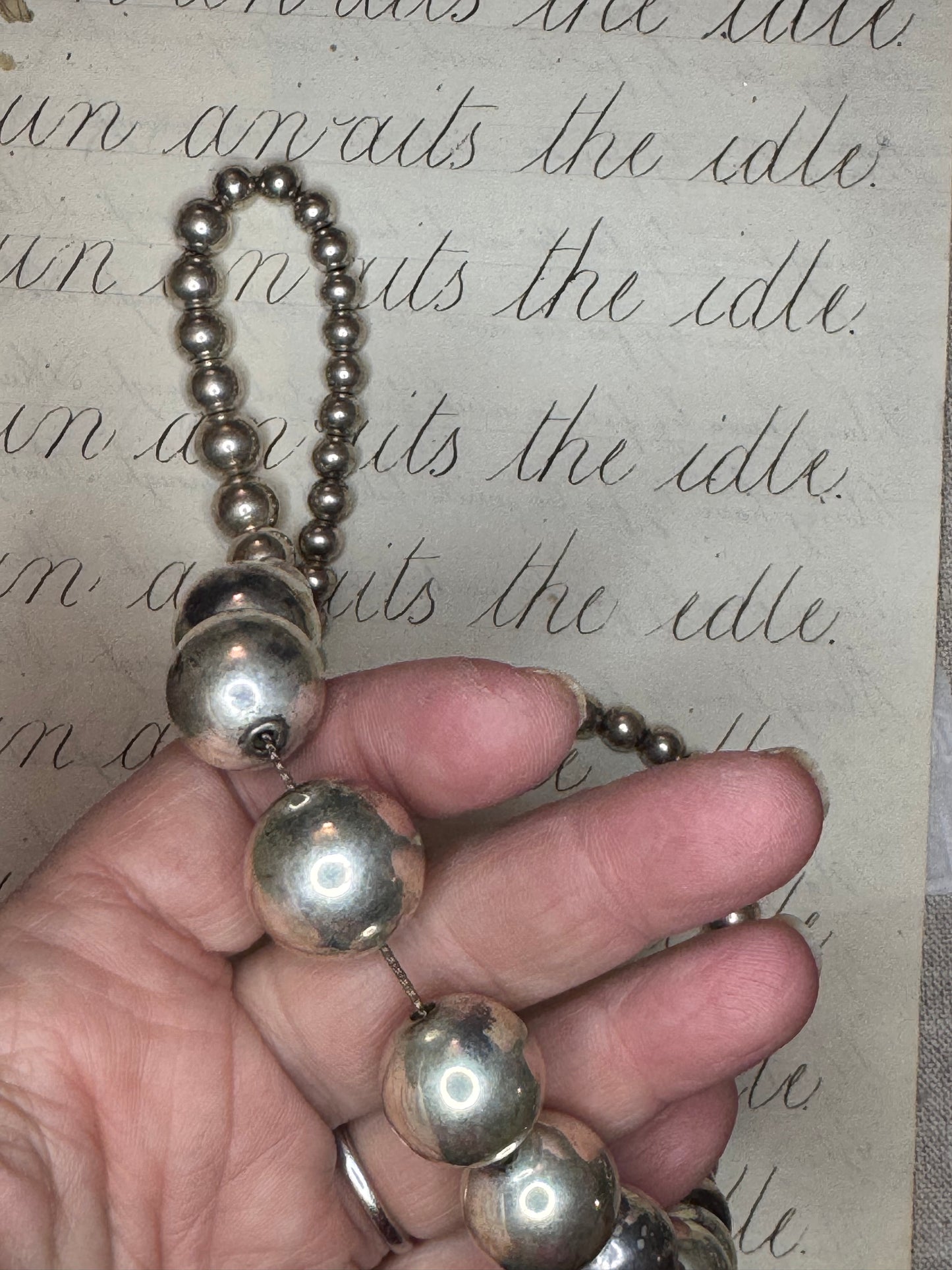 Stunning Vintage Graduated Silver Ball Bead Necklace