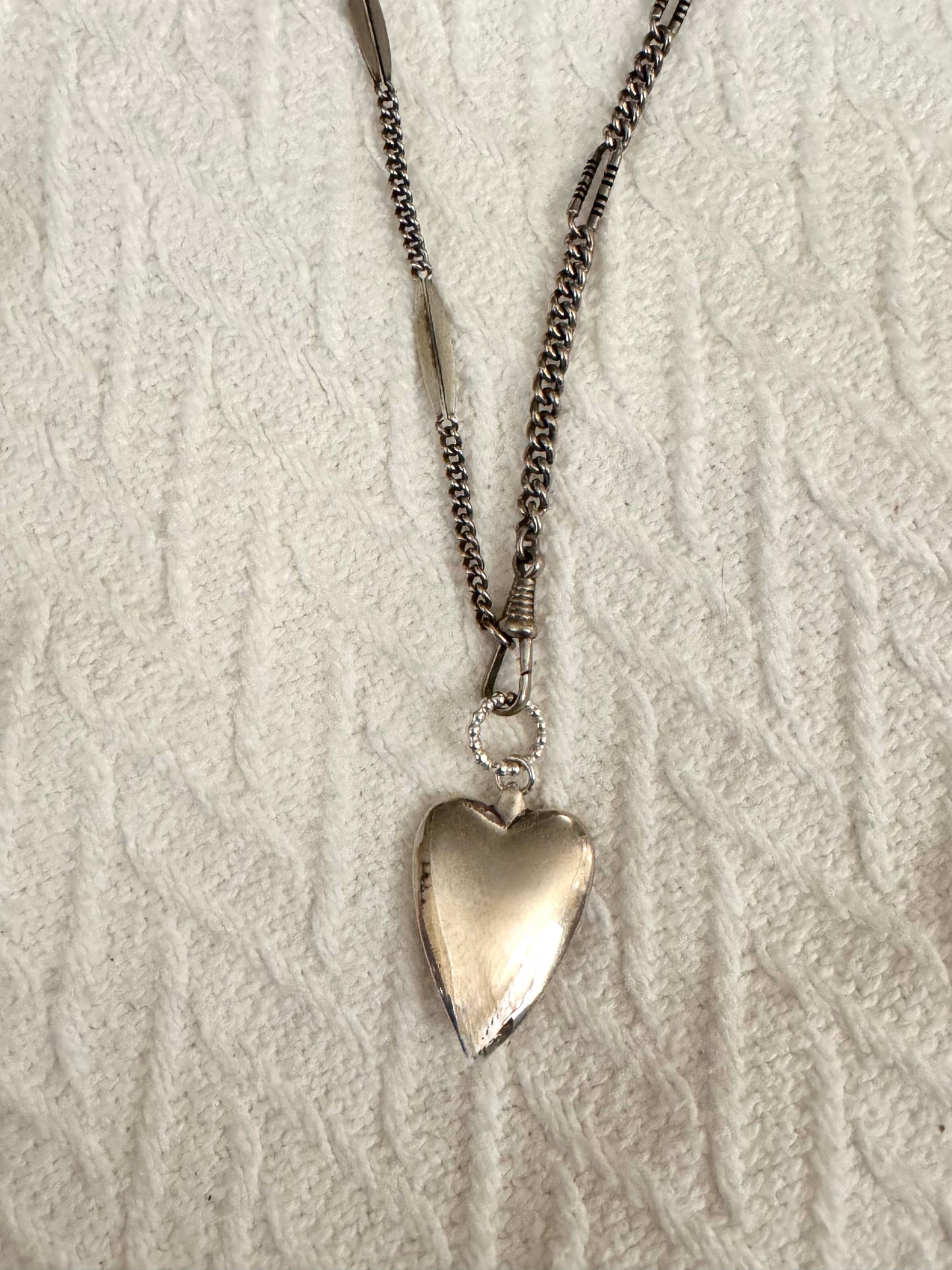 cool Vintage Elongated Heart Pendant