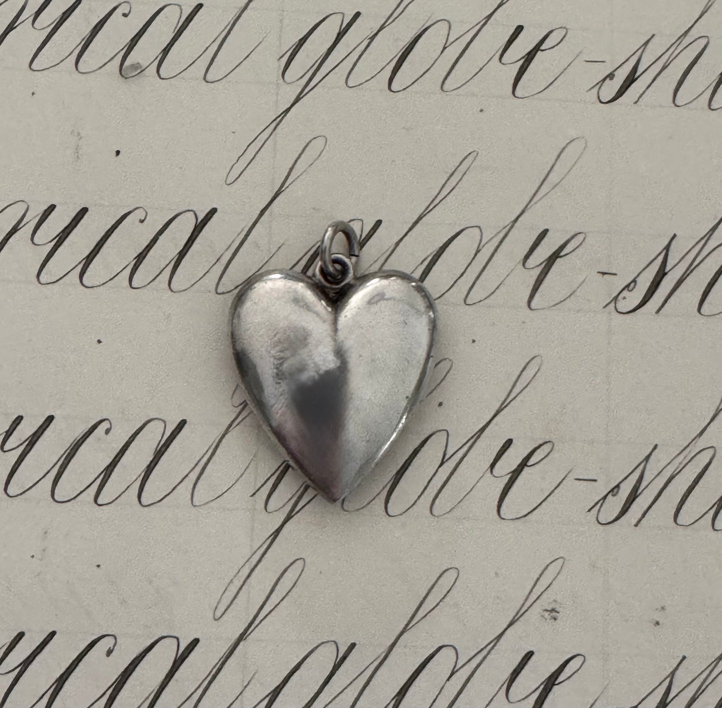 Medium Simple Vintage Silver Heart Pendant
