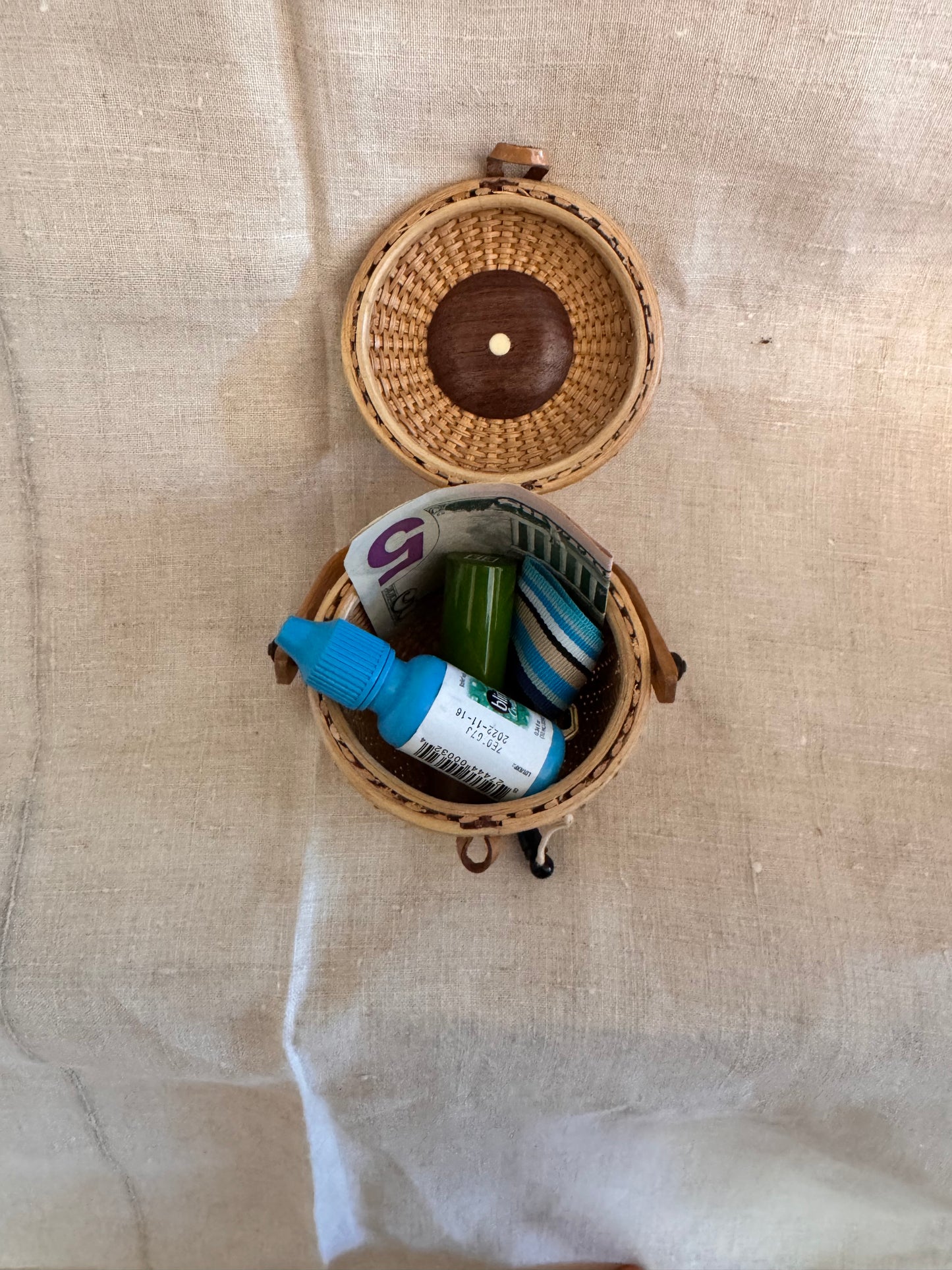 Mini Round Nantucket Basket with Moonfaced Man
