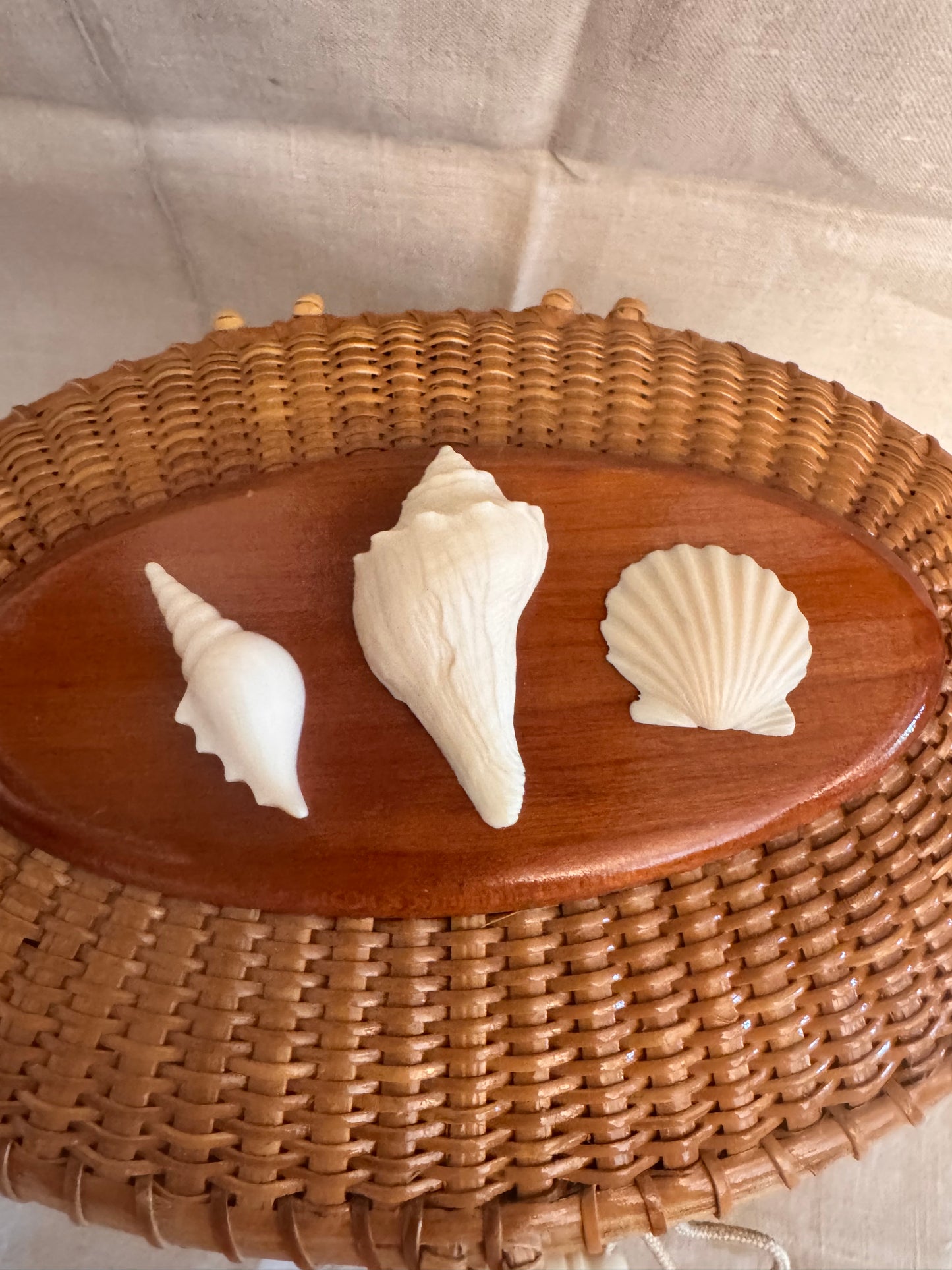 Large Oval Nantucket Basket with 3 Beautiful Faux Ivory Carved Shells