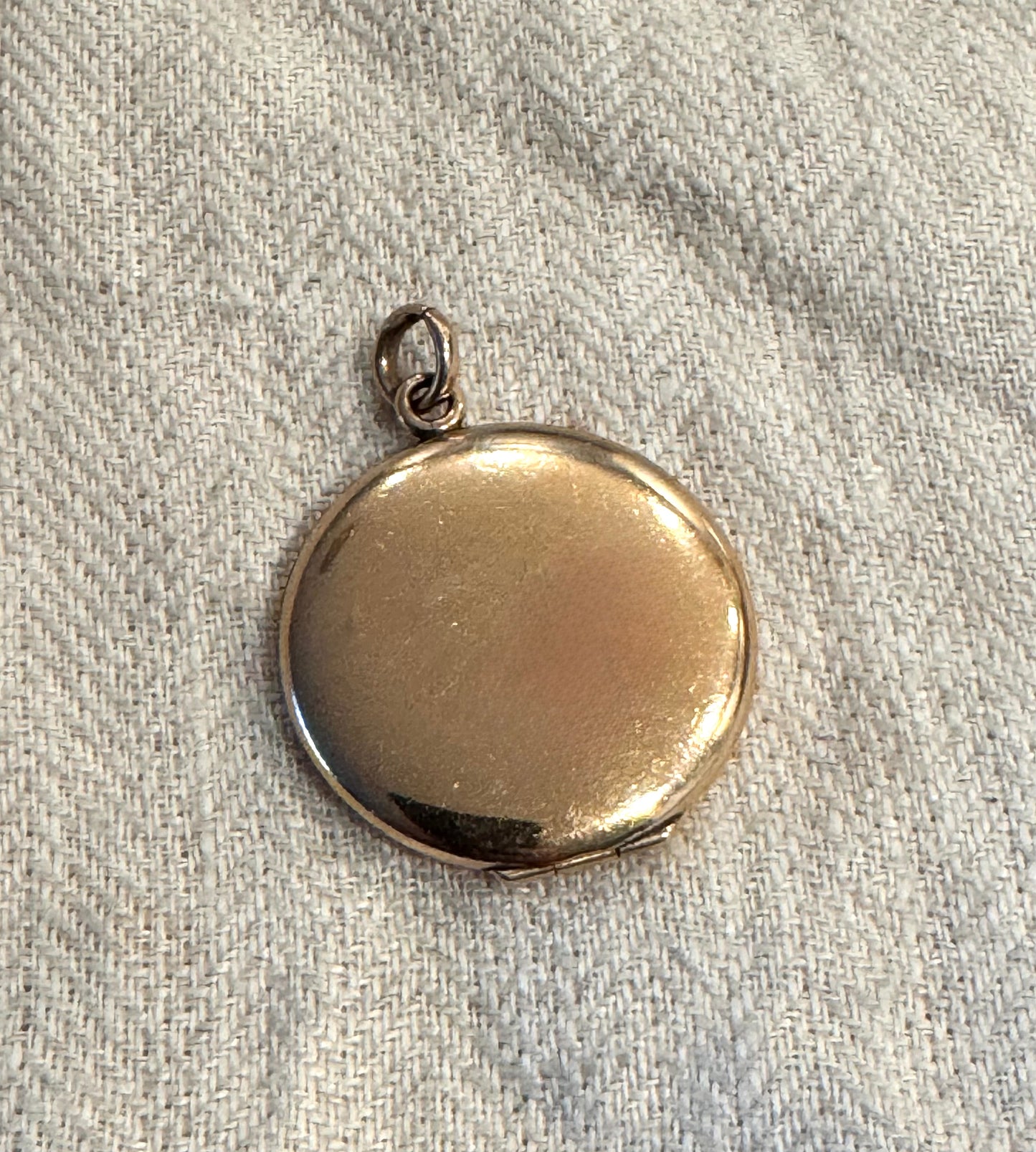 Perfectly Plain 14k Gold Cased Locked