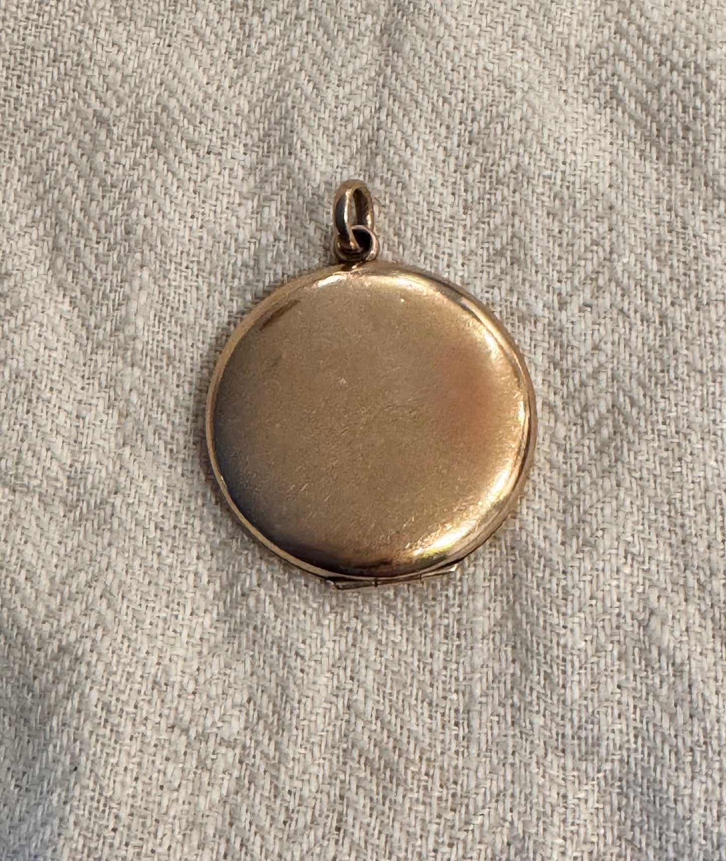 Perfectly Plain 14k Gold Cased Locked