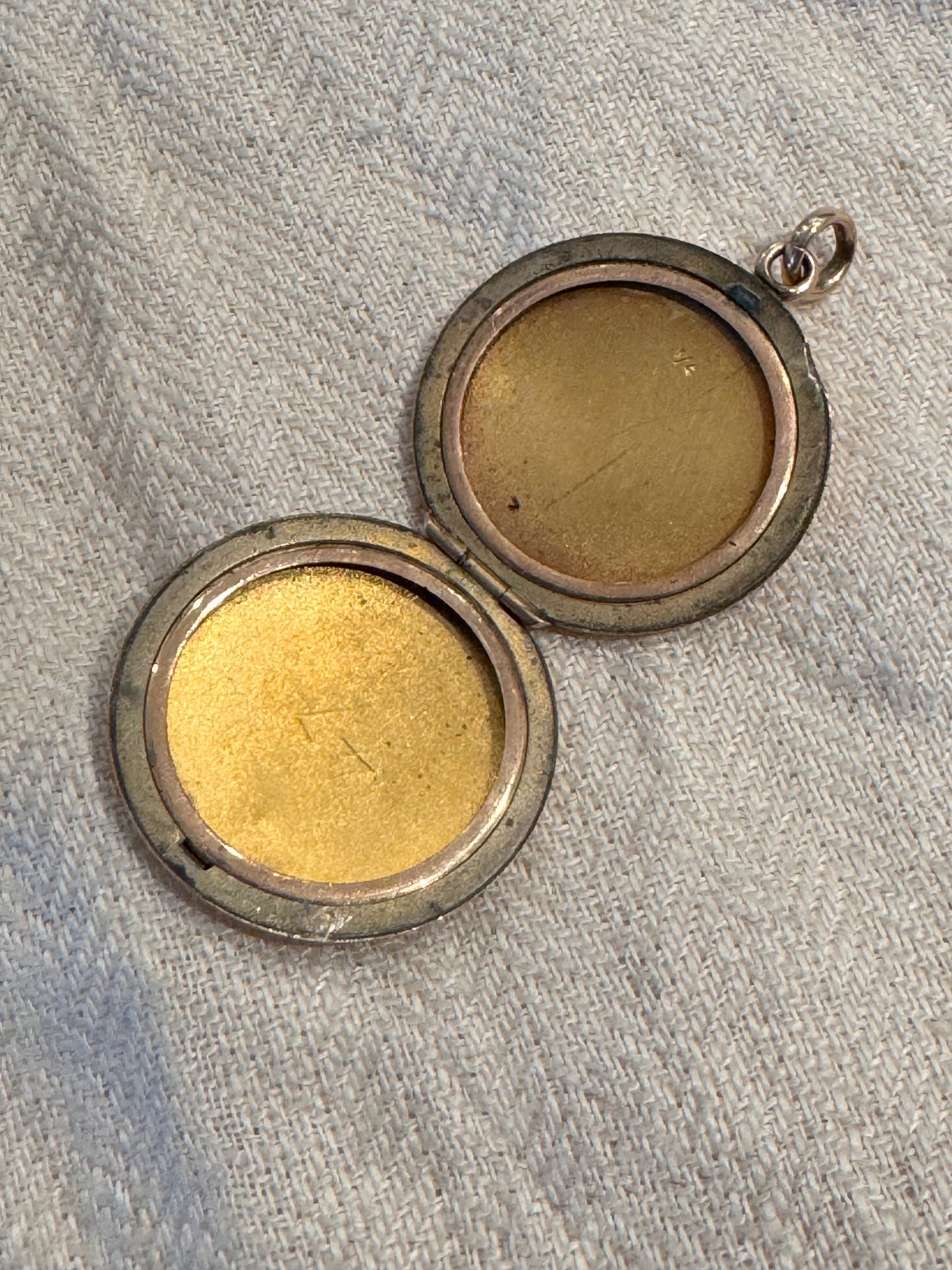 Perfectly Plain 14k Gold Cased Locked